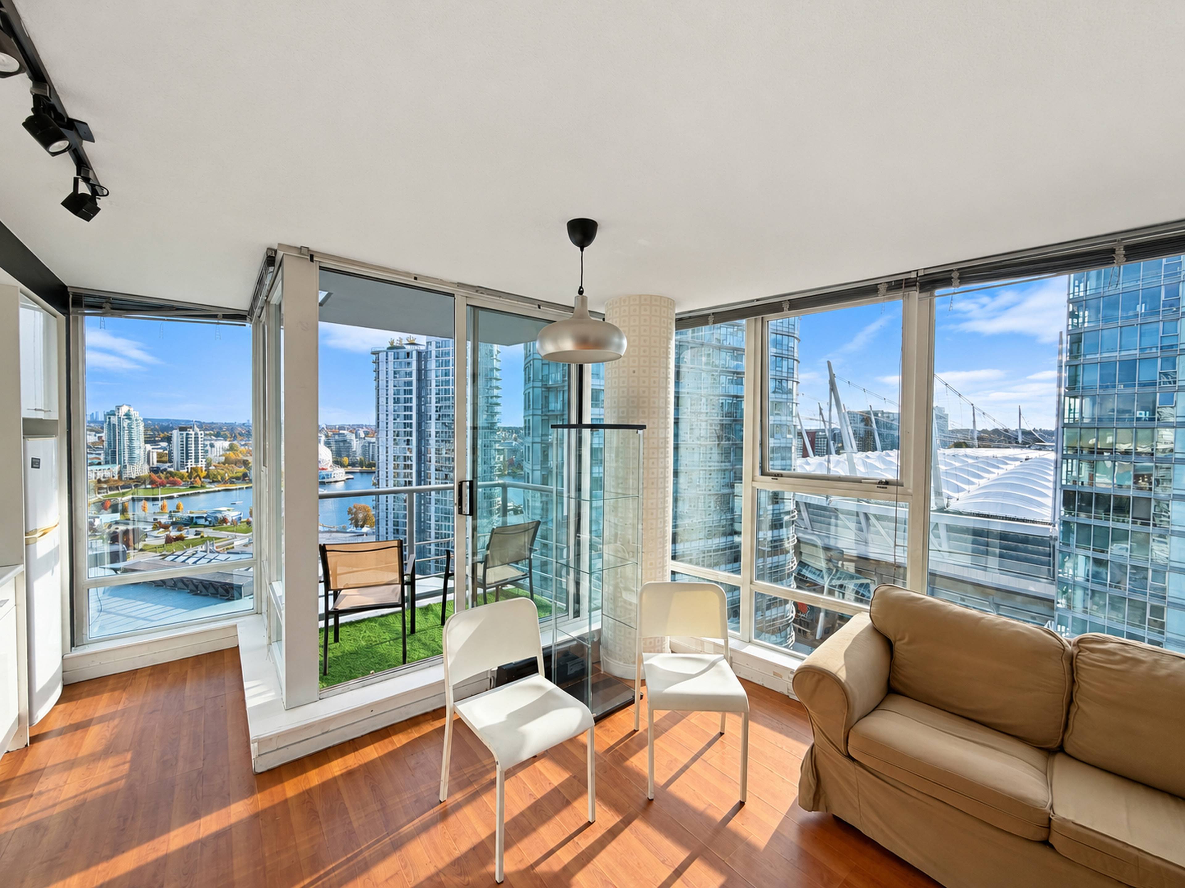2 ch.  · 1 s. de bains for rent $3,275 / mois