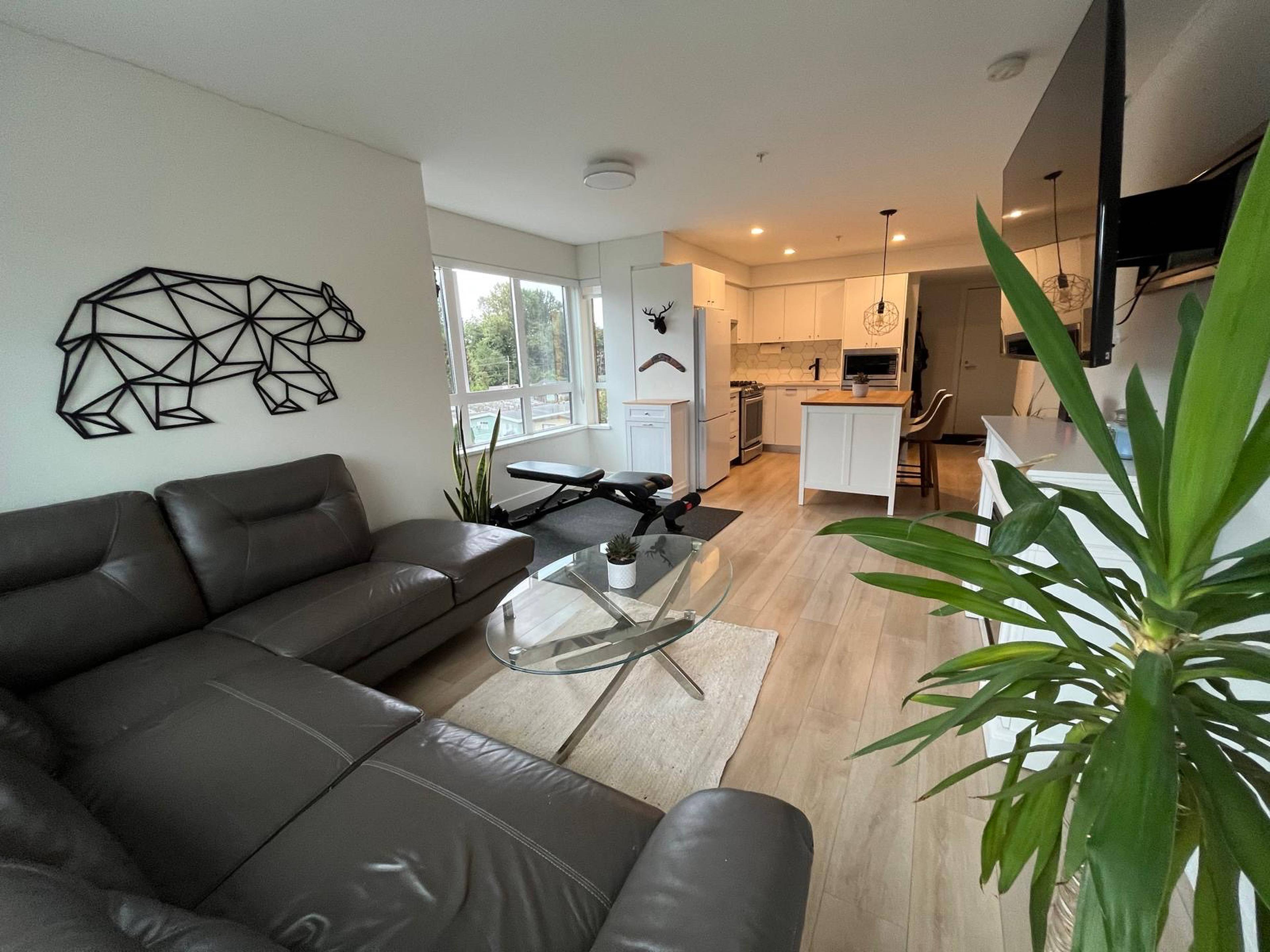 1 ch.  · 1 s. de bains for rent $2,600 / mois