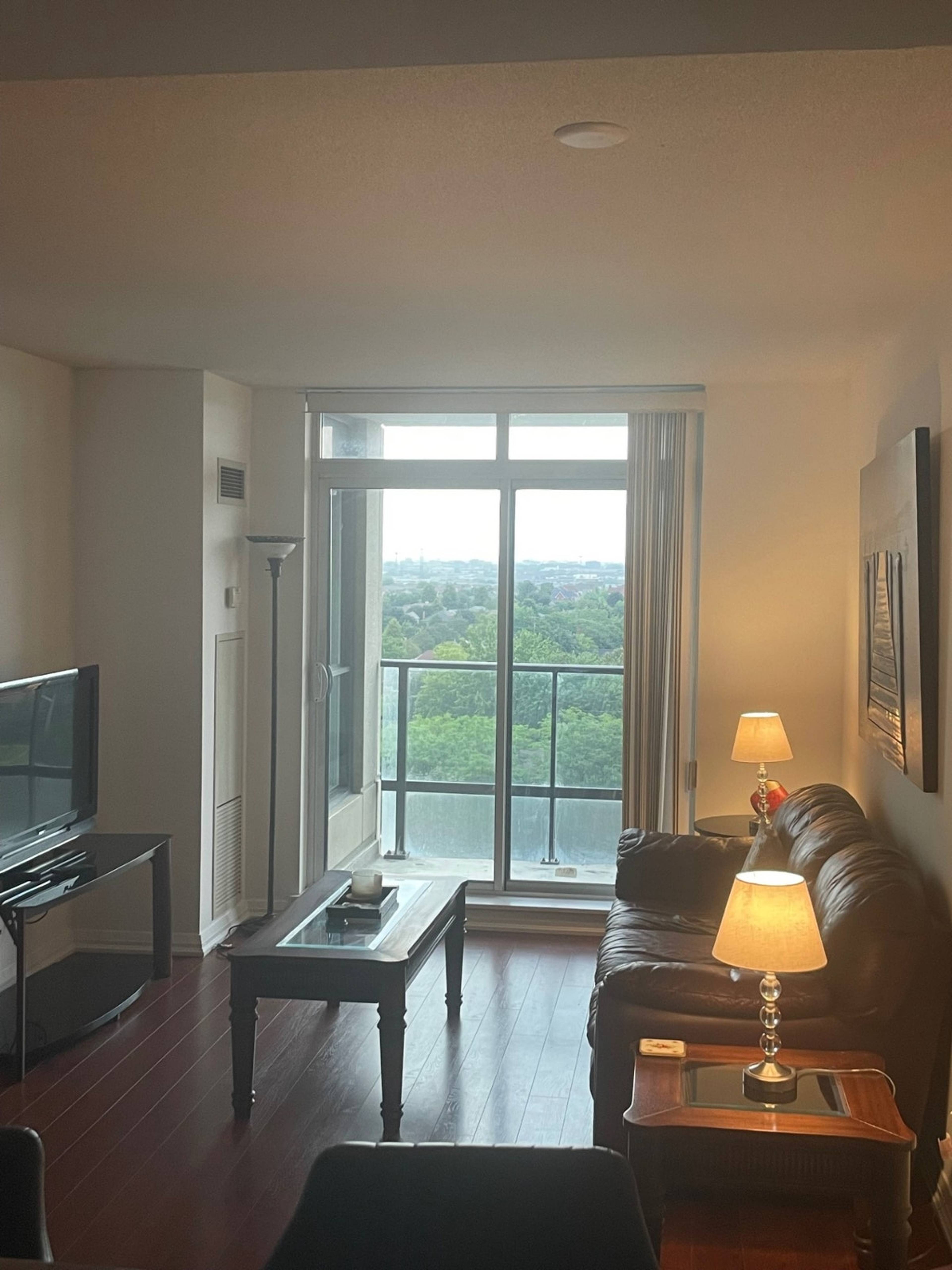 1 室  · 1 卫 for rent $2,400 / 月
