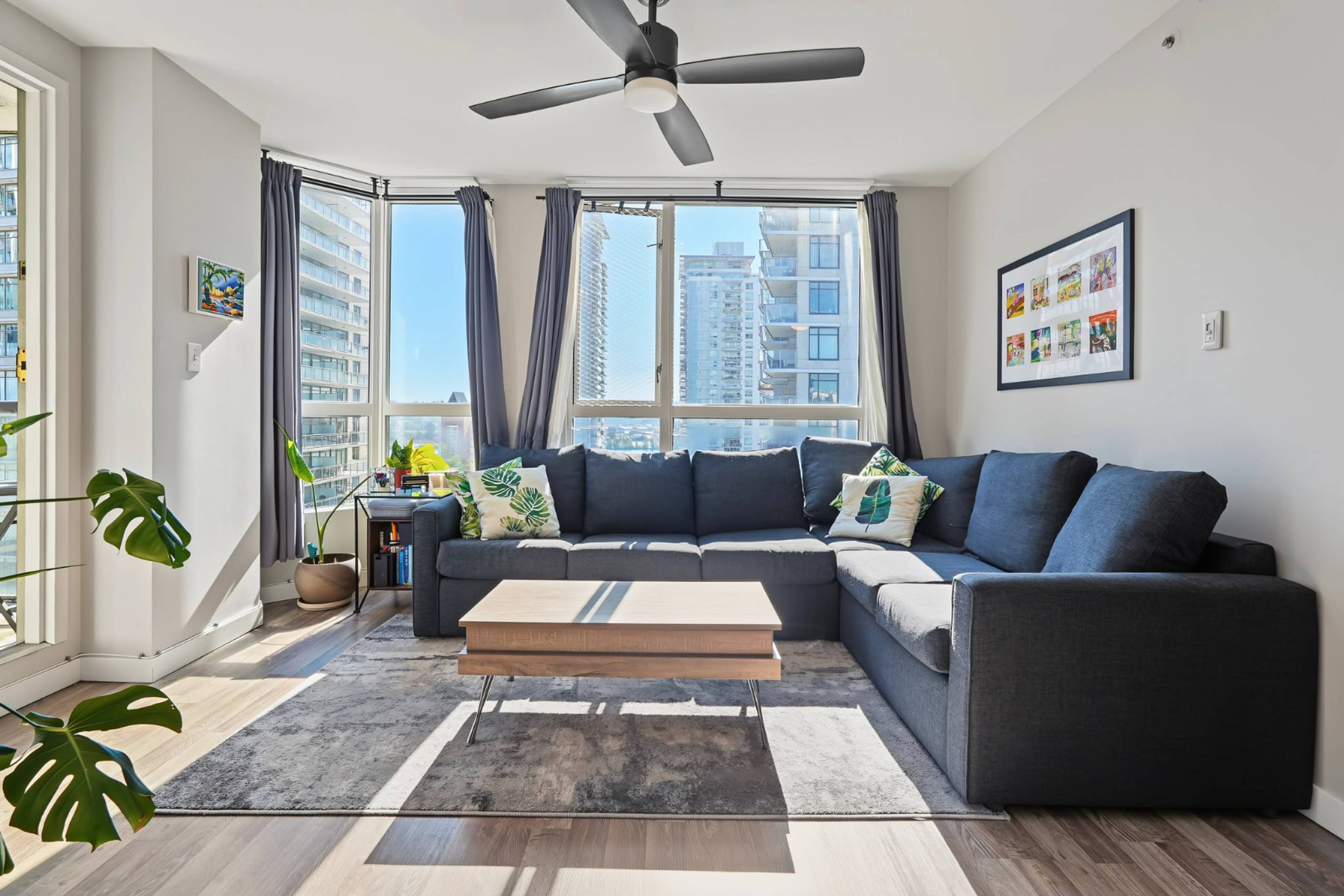2 ch.  · 2 s. de bains for rent $2,750 / mois