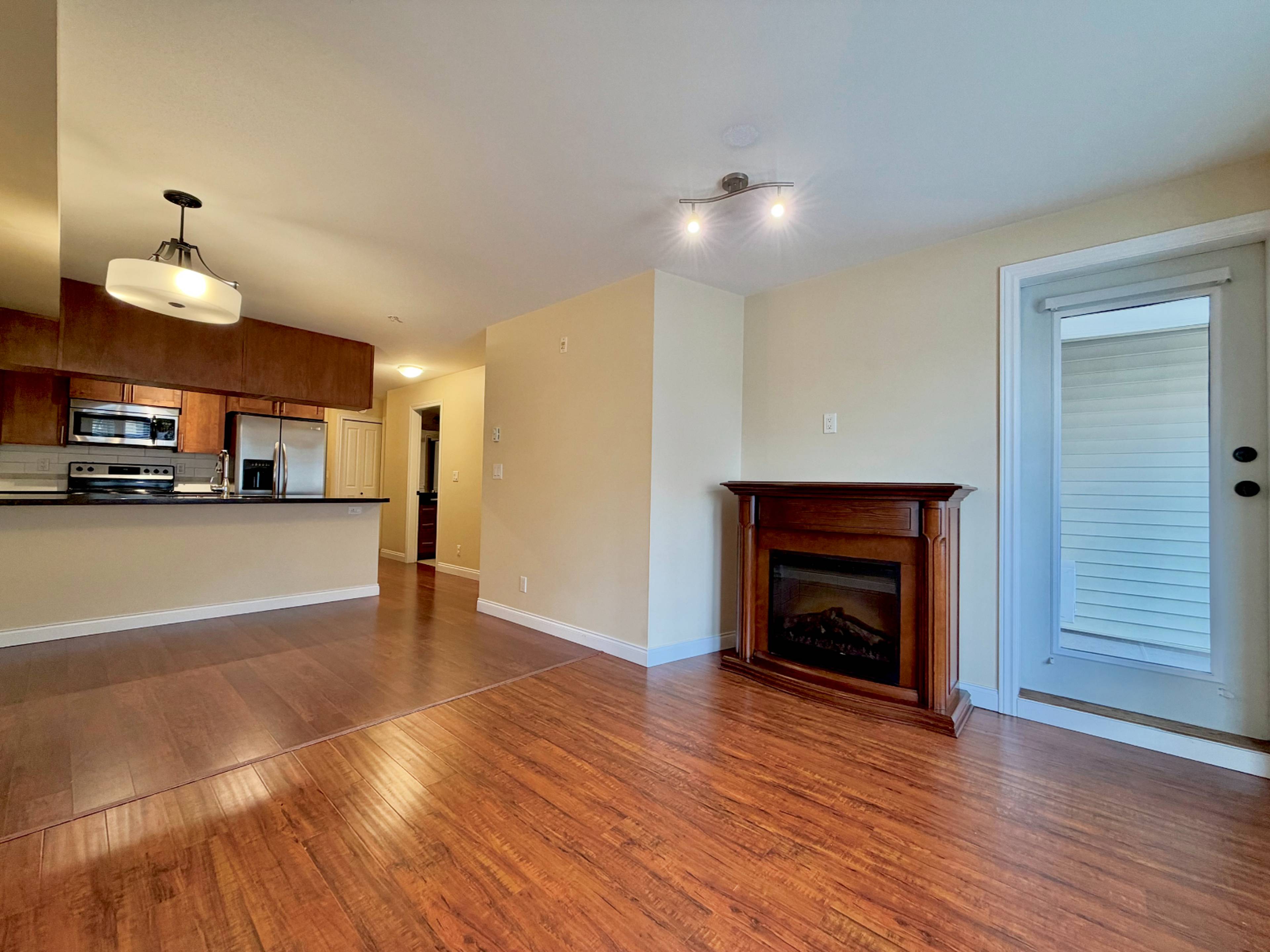 1 ch.  · 1 s. de bains for rent $1,850 / mois