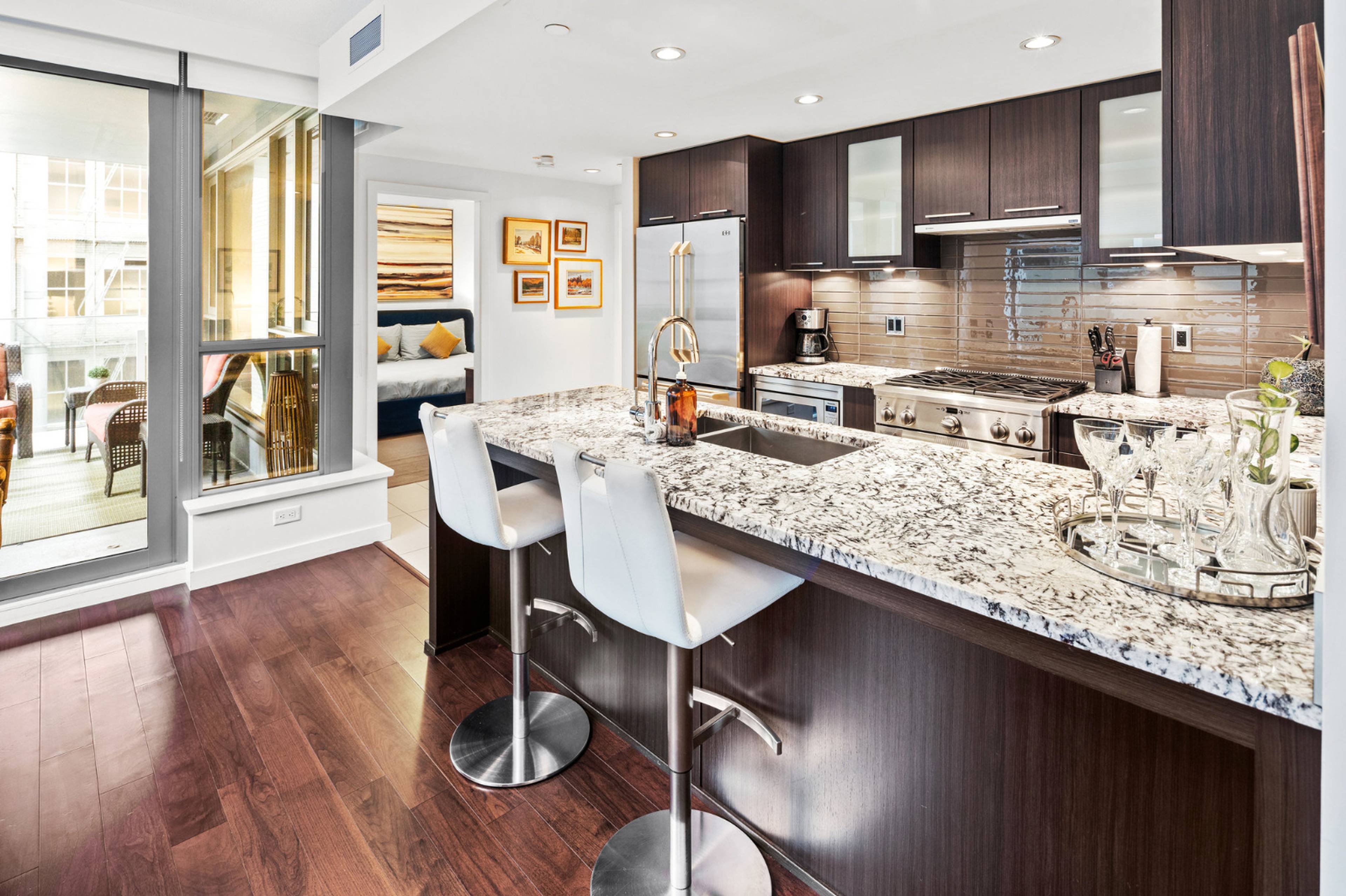 1 ch.  · 1 s. de bains for rent $2,700 / mois