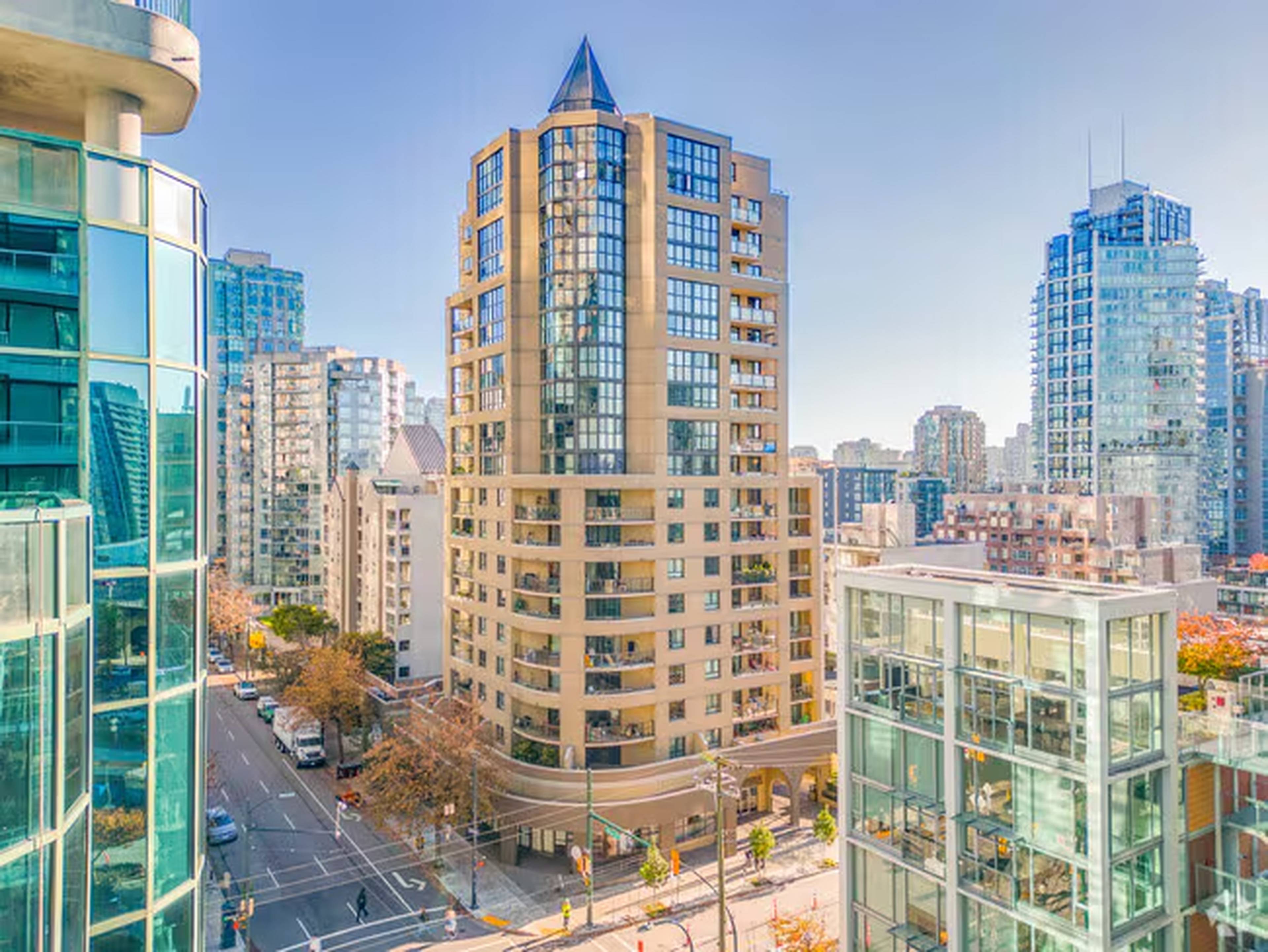 1 ch.  · 1 s. de bains for rent $2,890 / mois