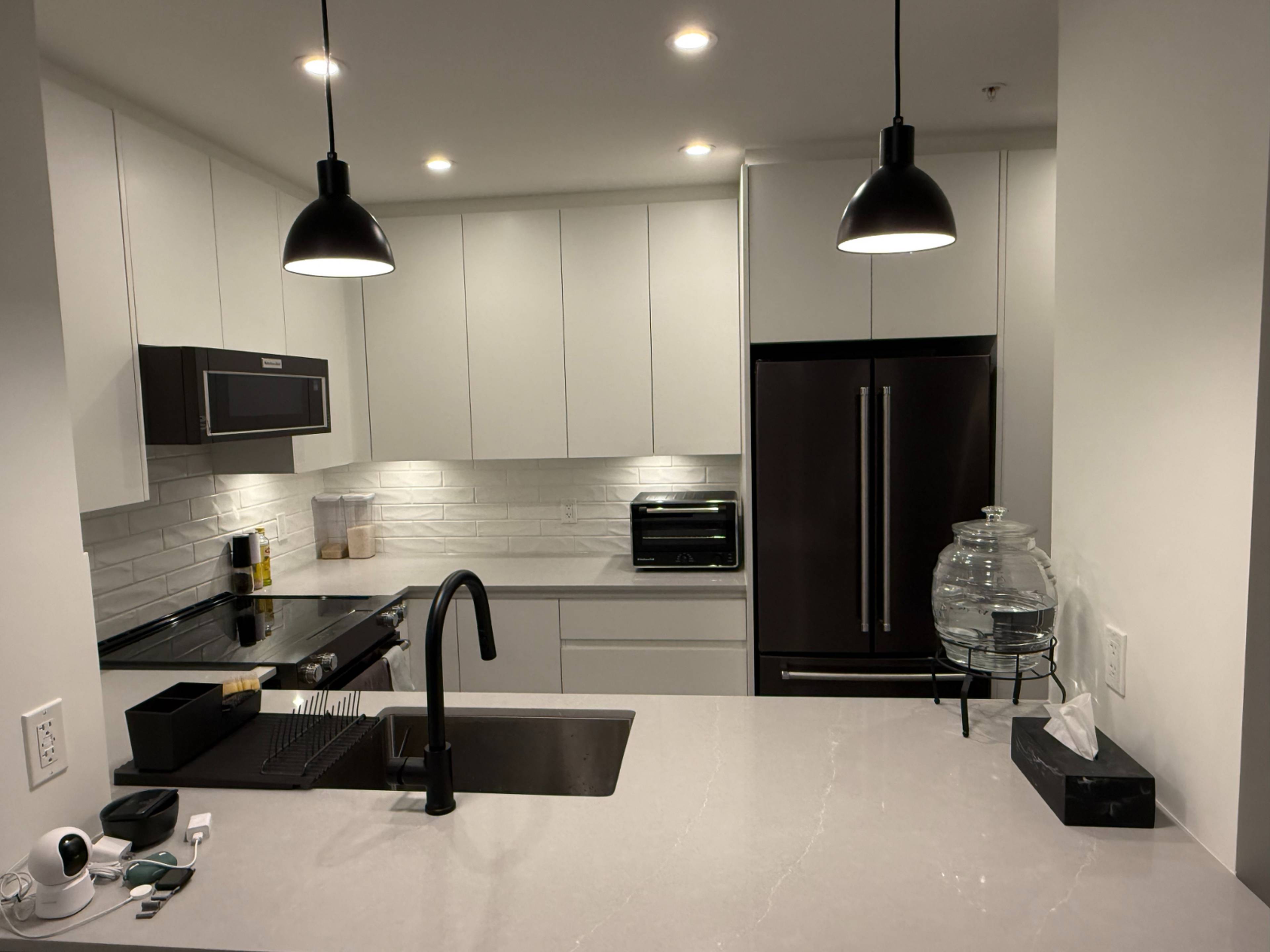 1 ch.  · 1 s. de bains for rent $1,900 / mois