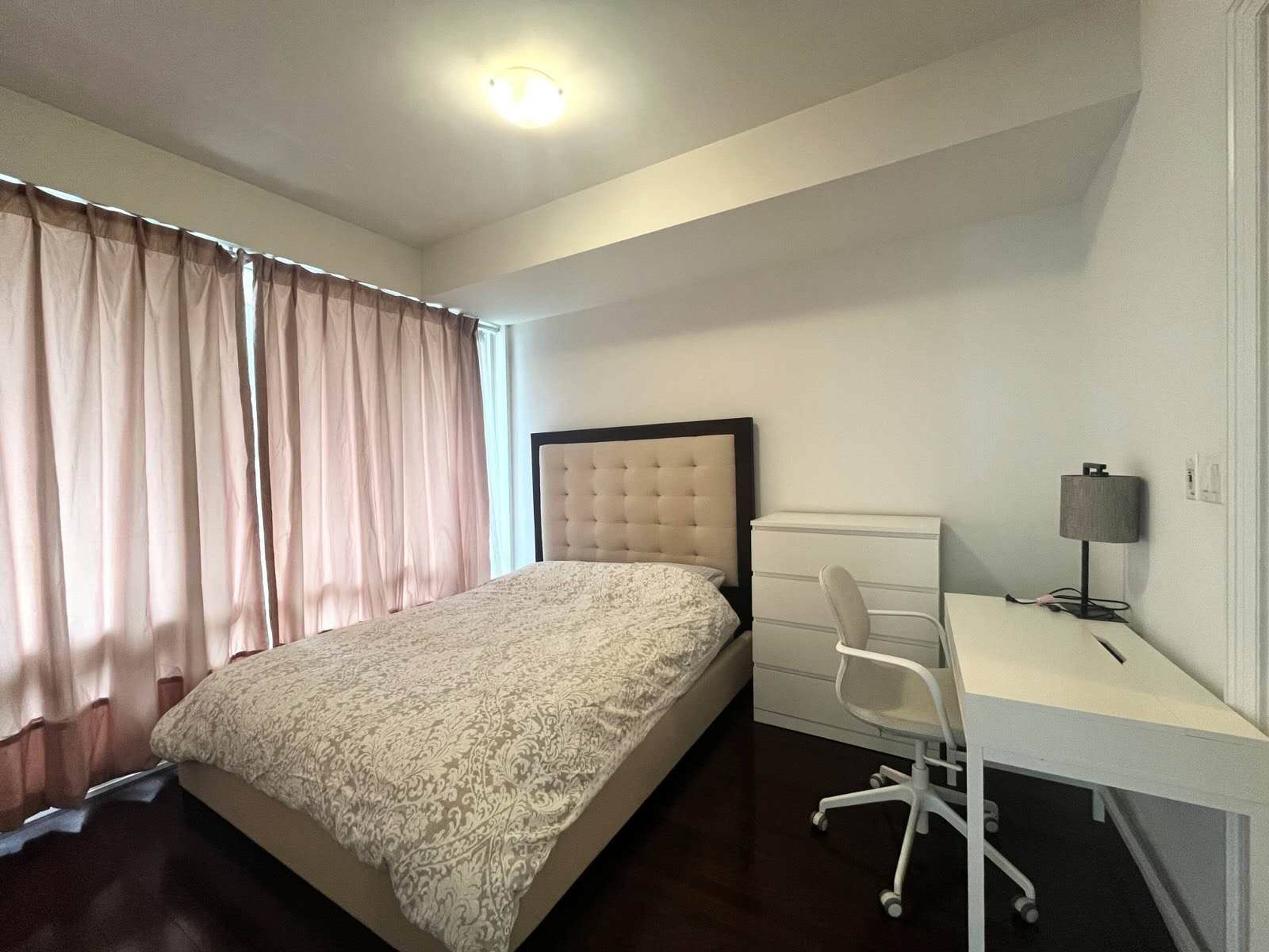 单间 for rent $1,600 / 月