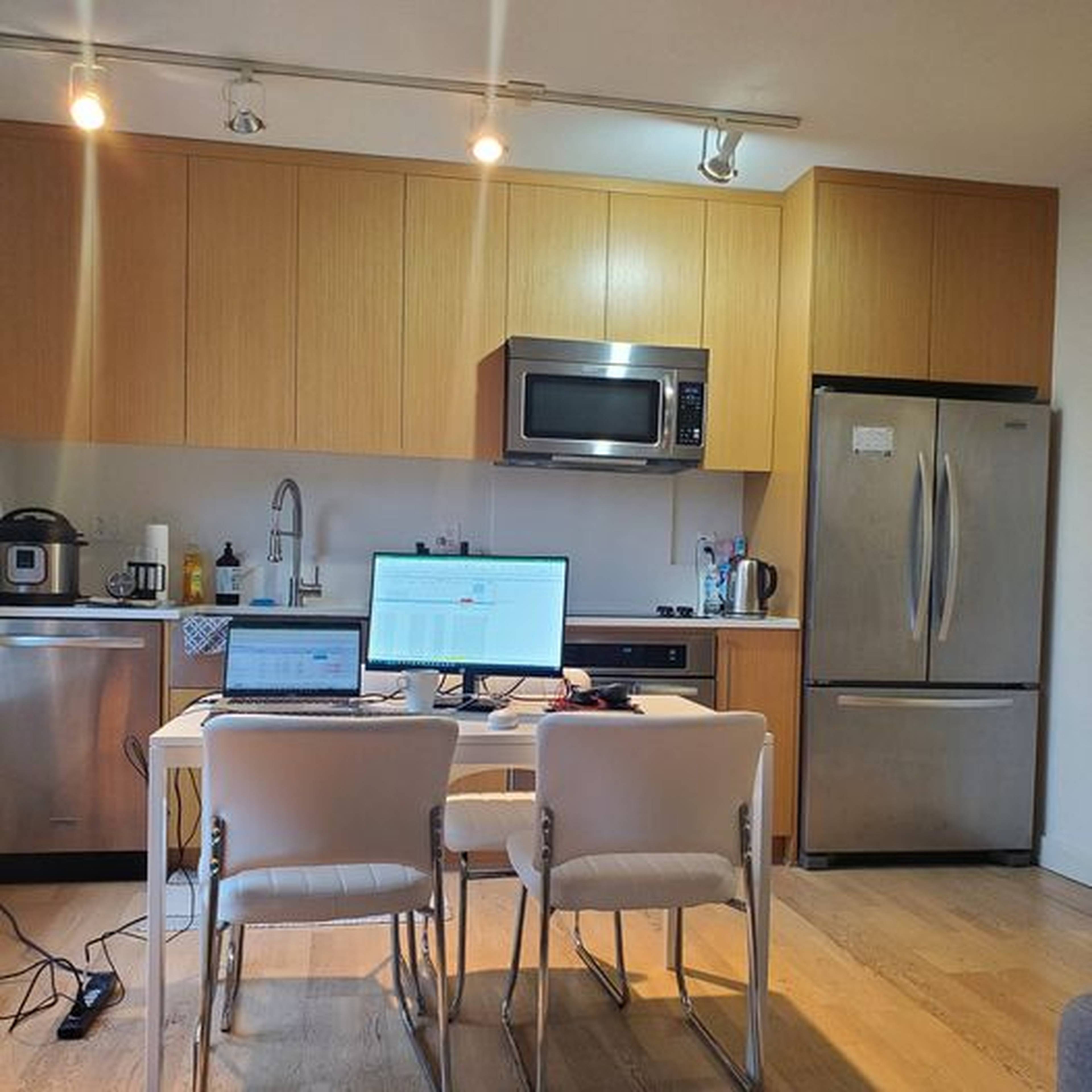 250 East 6th Avenue 1