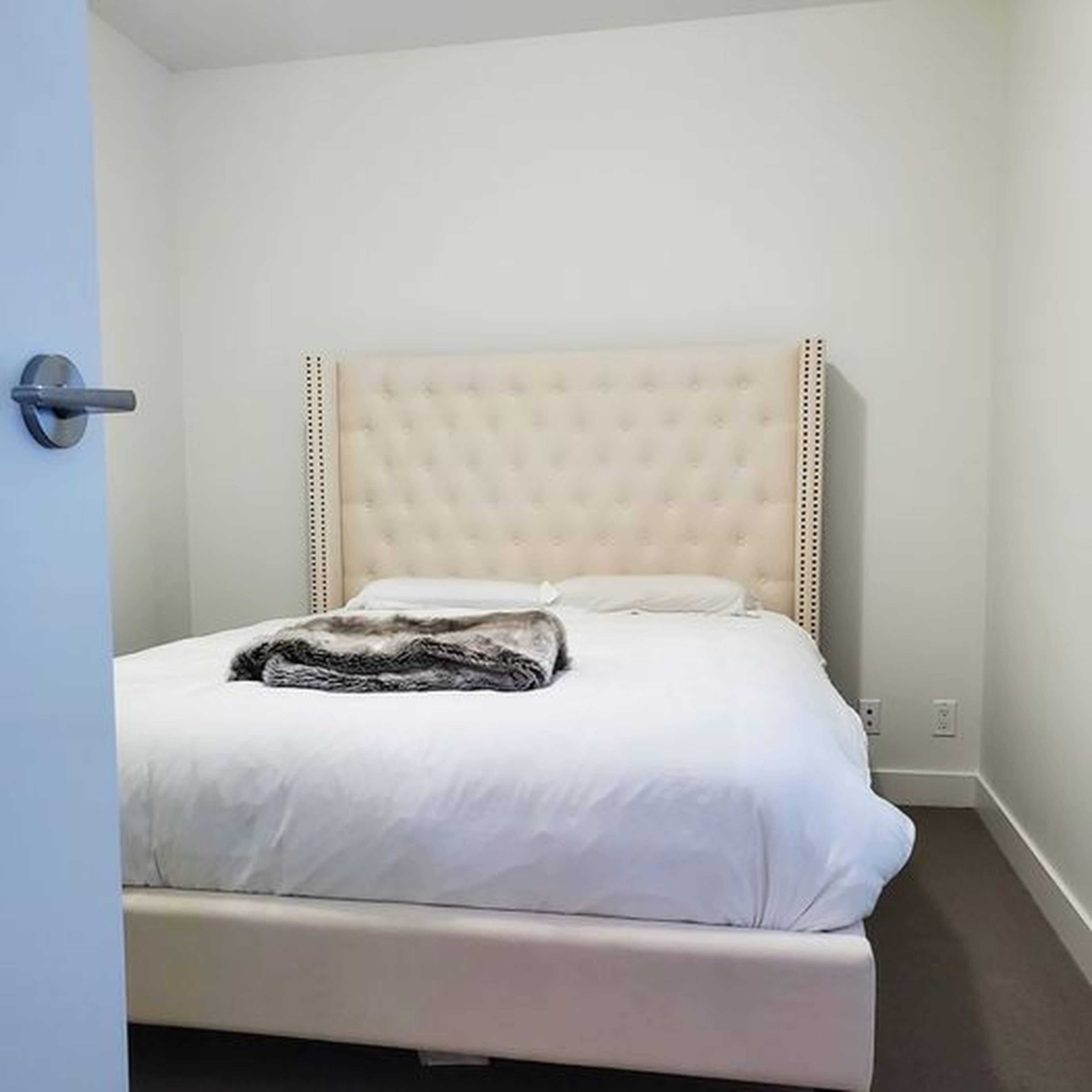250 East 6th Avenue 7