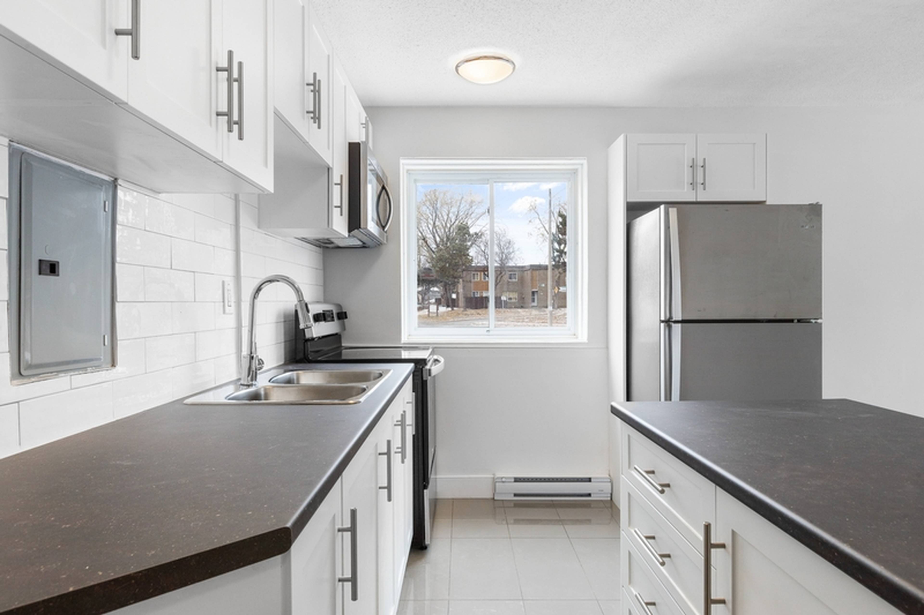 WAITLIST 2 Bed 109 Doane St, Ottawa, ON 2 Bedroom Apartment for