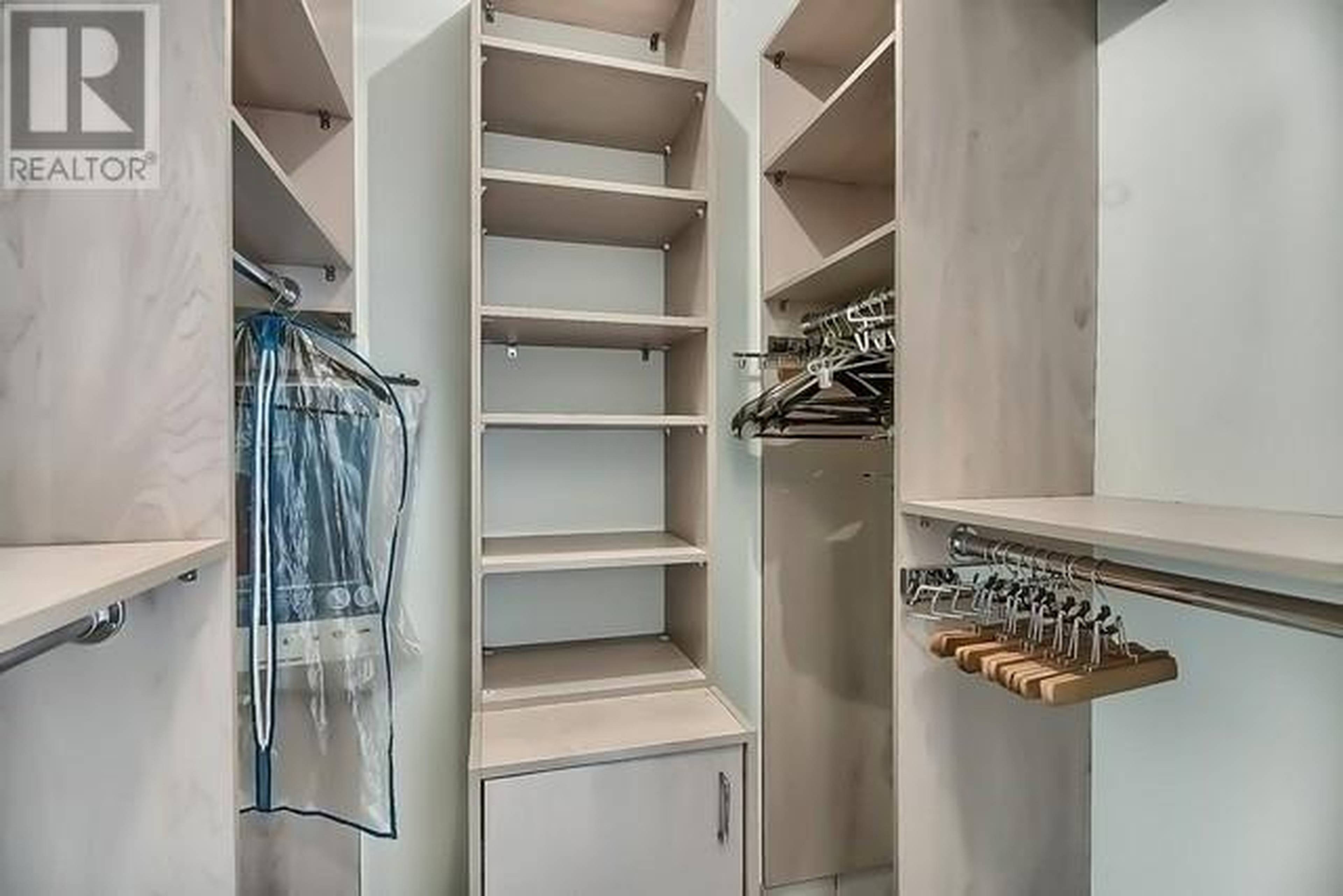 1610 205 Hilda Ave, Toronto, ON 3 Bedroom Apartment for Rent liv.rent