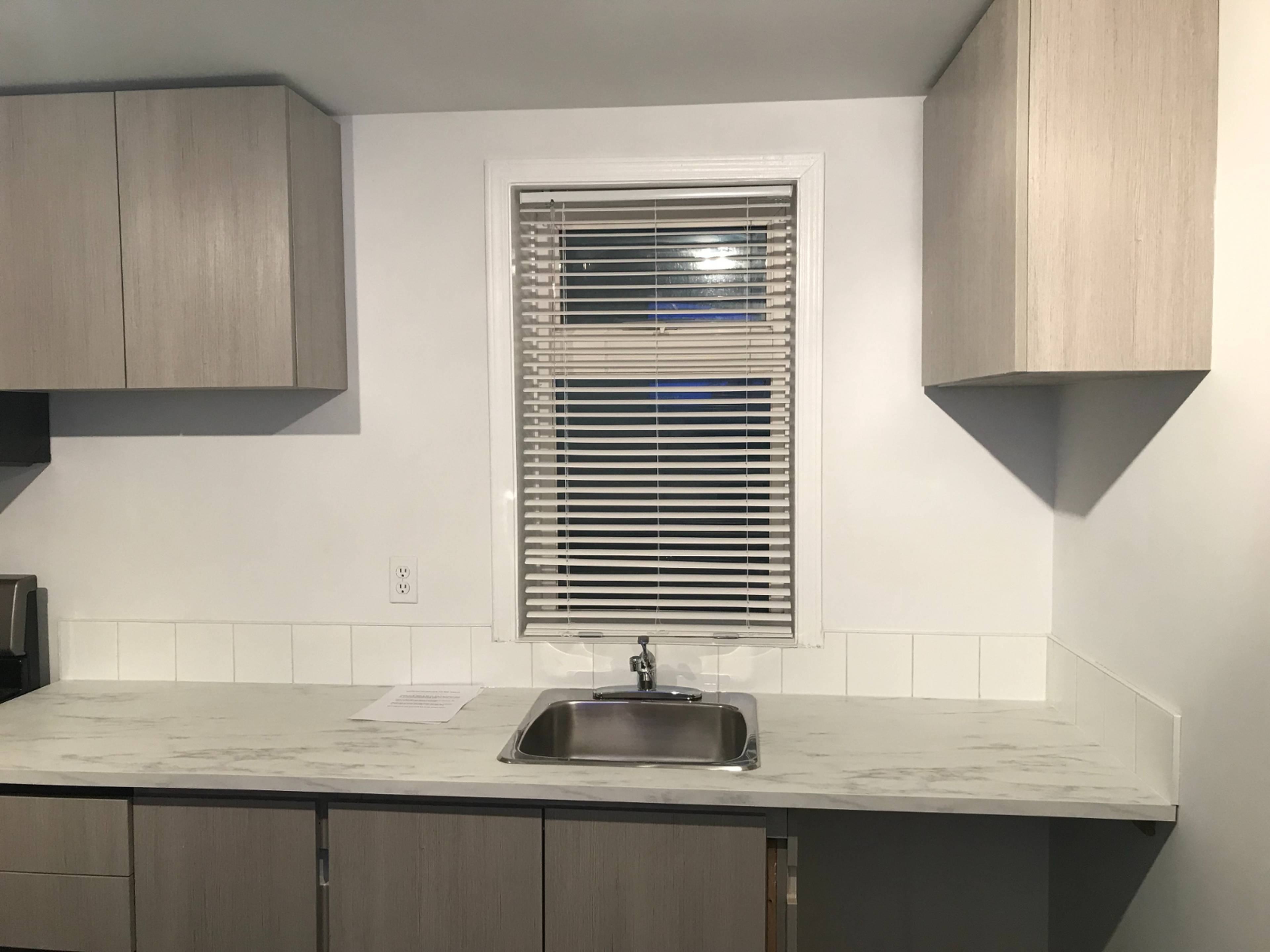 7 1517 Comox St, Vancouver, BC Studio Apartment for Rent liv.rent