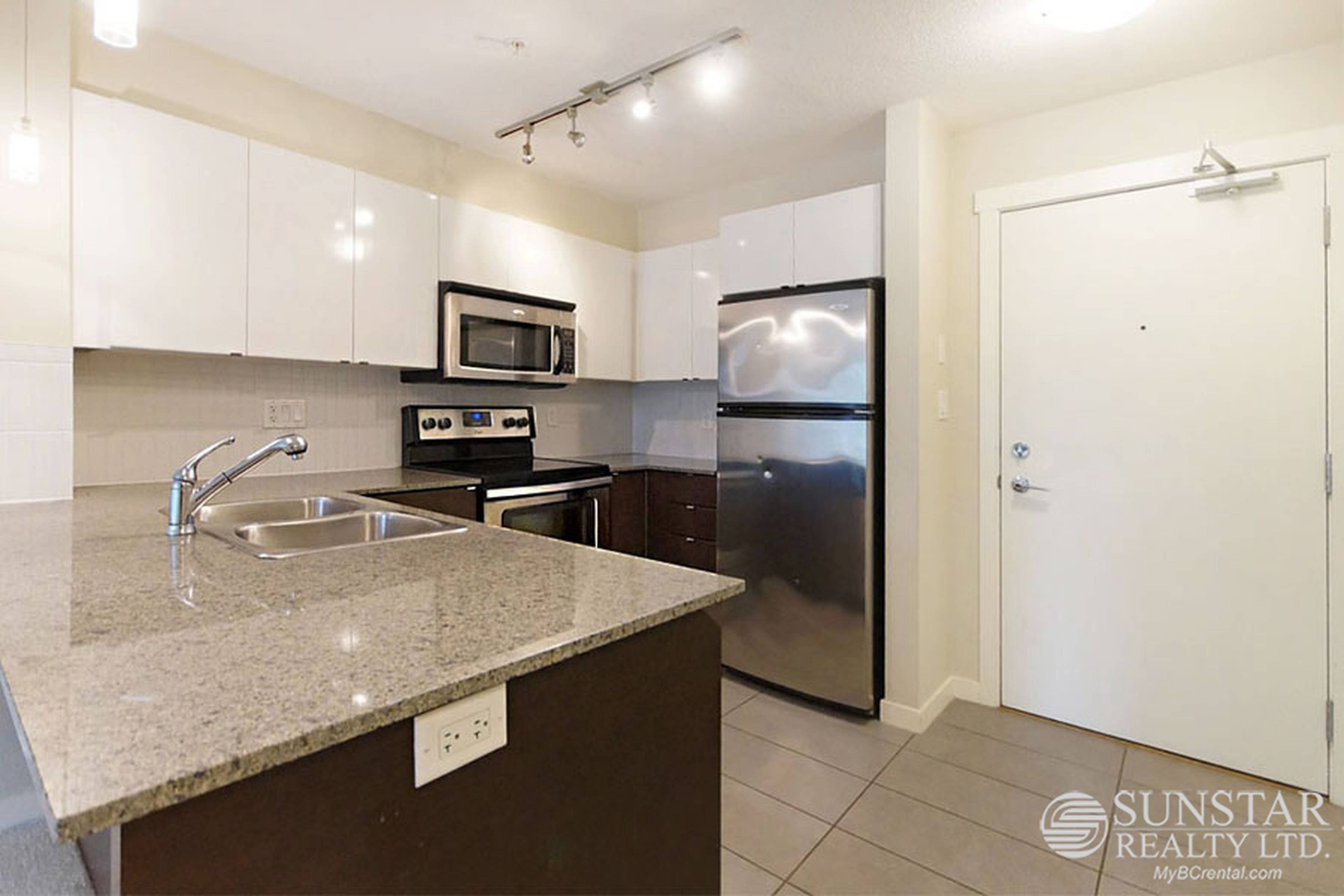 103 13733 107A Ave, Surrey, BC 1 Bedroom Apartment for Rent liv.rent