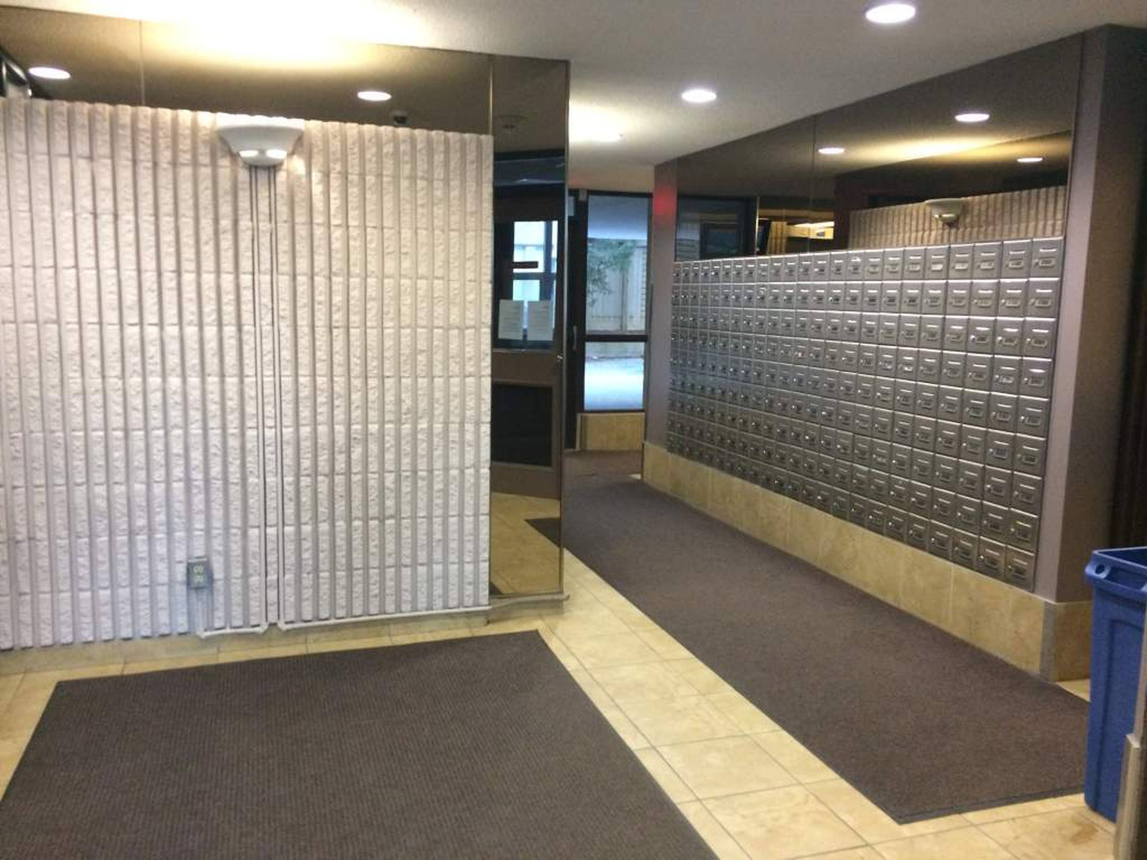 2 Bedroom 345 Dufferin St, Toronto, ON 2 Bedroom Apartment for Rent