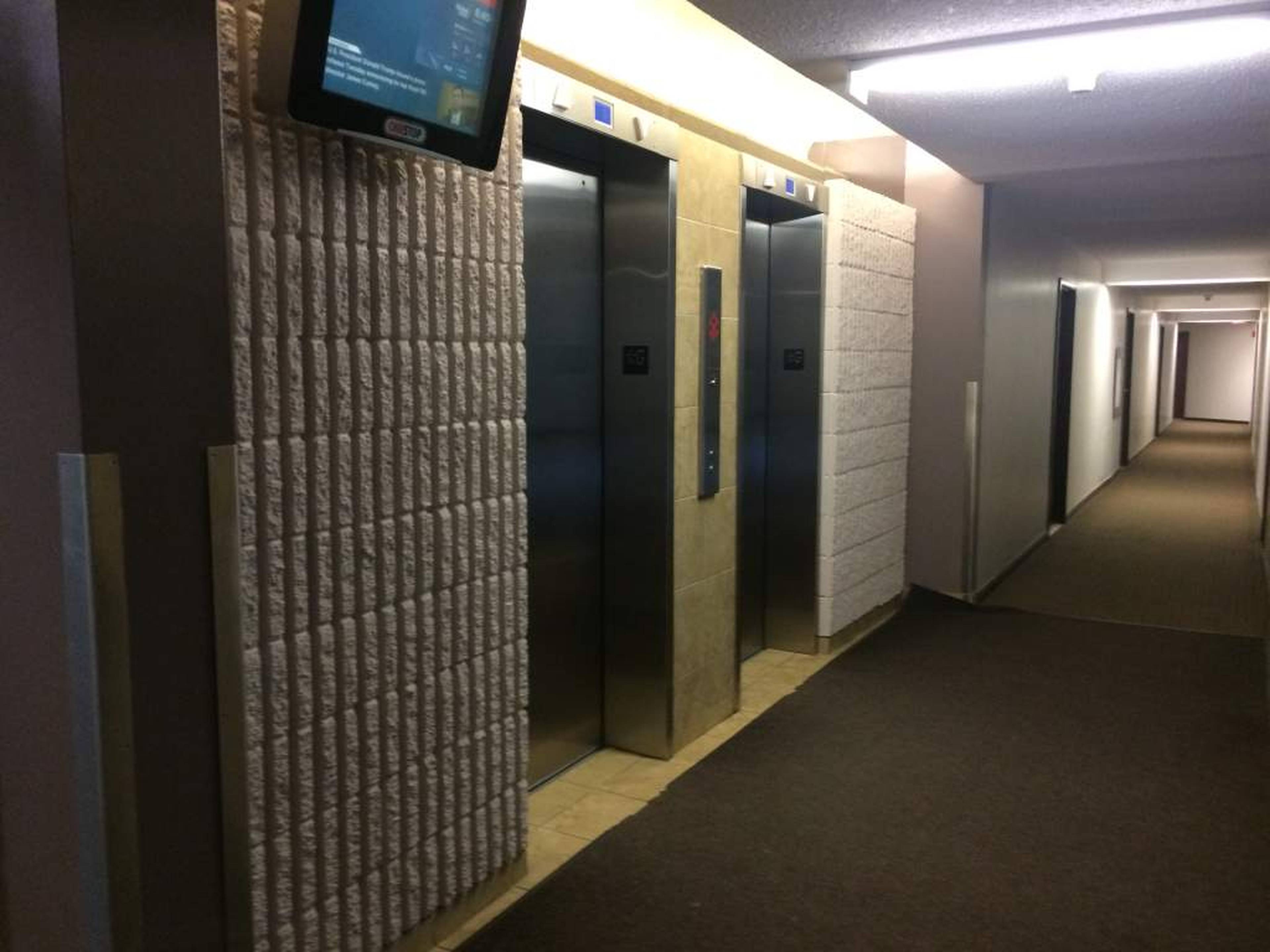 2 Bedroom 345 Dufferin St, Toronto, ON 2 Bedroom Apartment for Rent