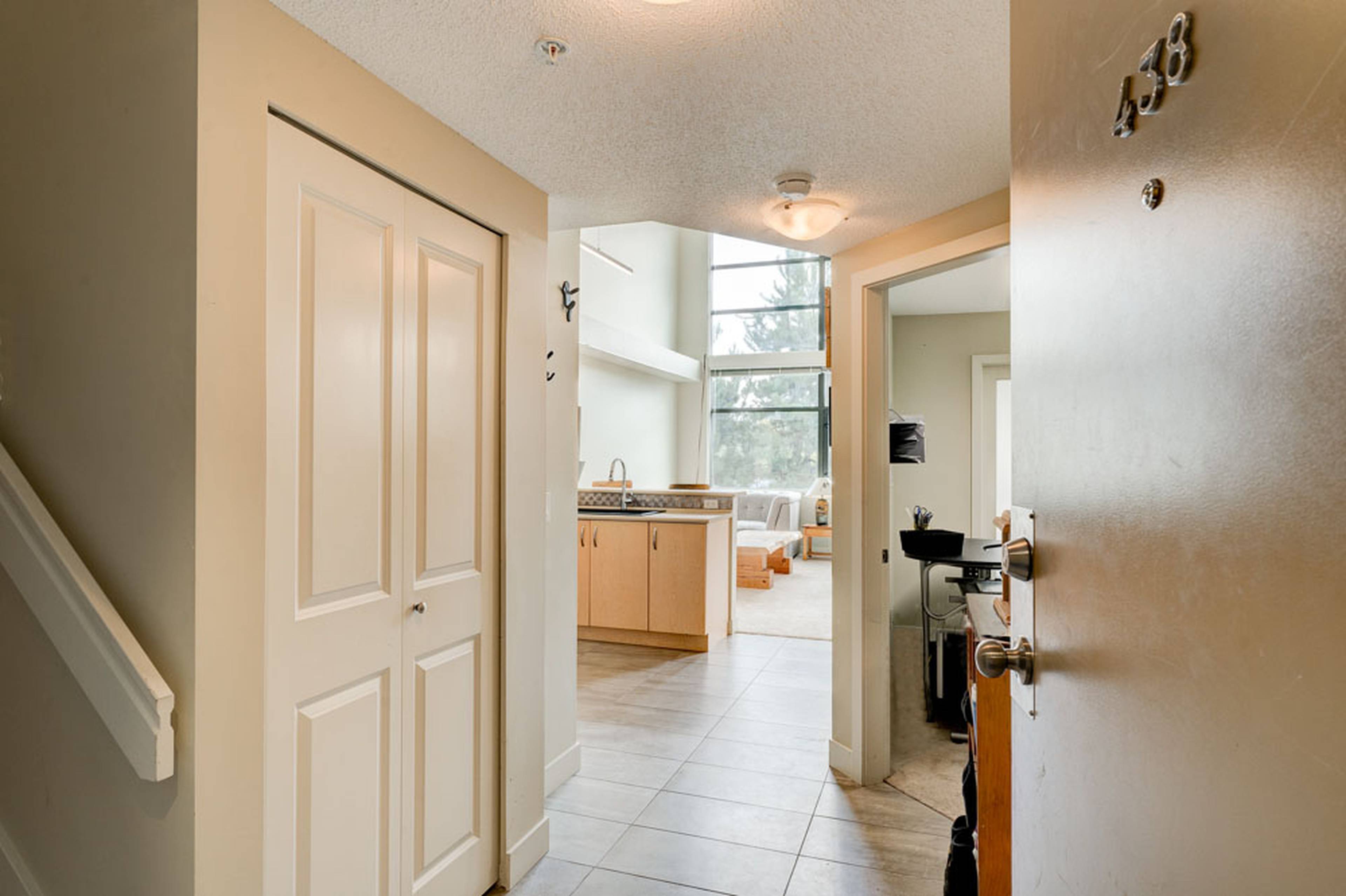 10838 City Parkway, Surrey, BC 2 Bedroom Apartment for Rent liv.rent