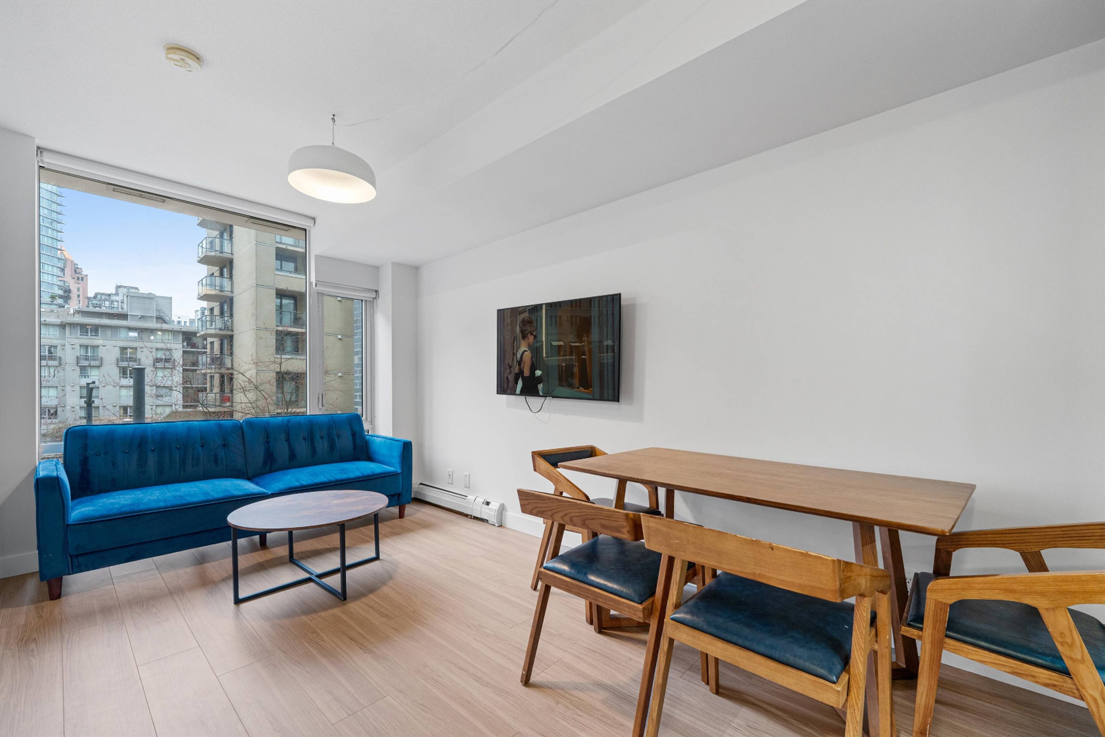 2 ch.  · 1 s. de bains for rent $3,500 / mois