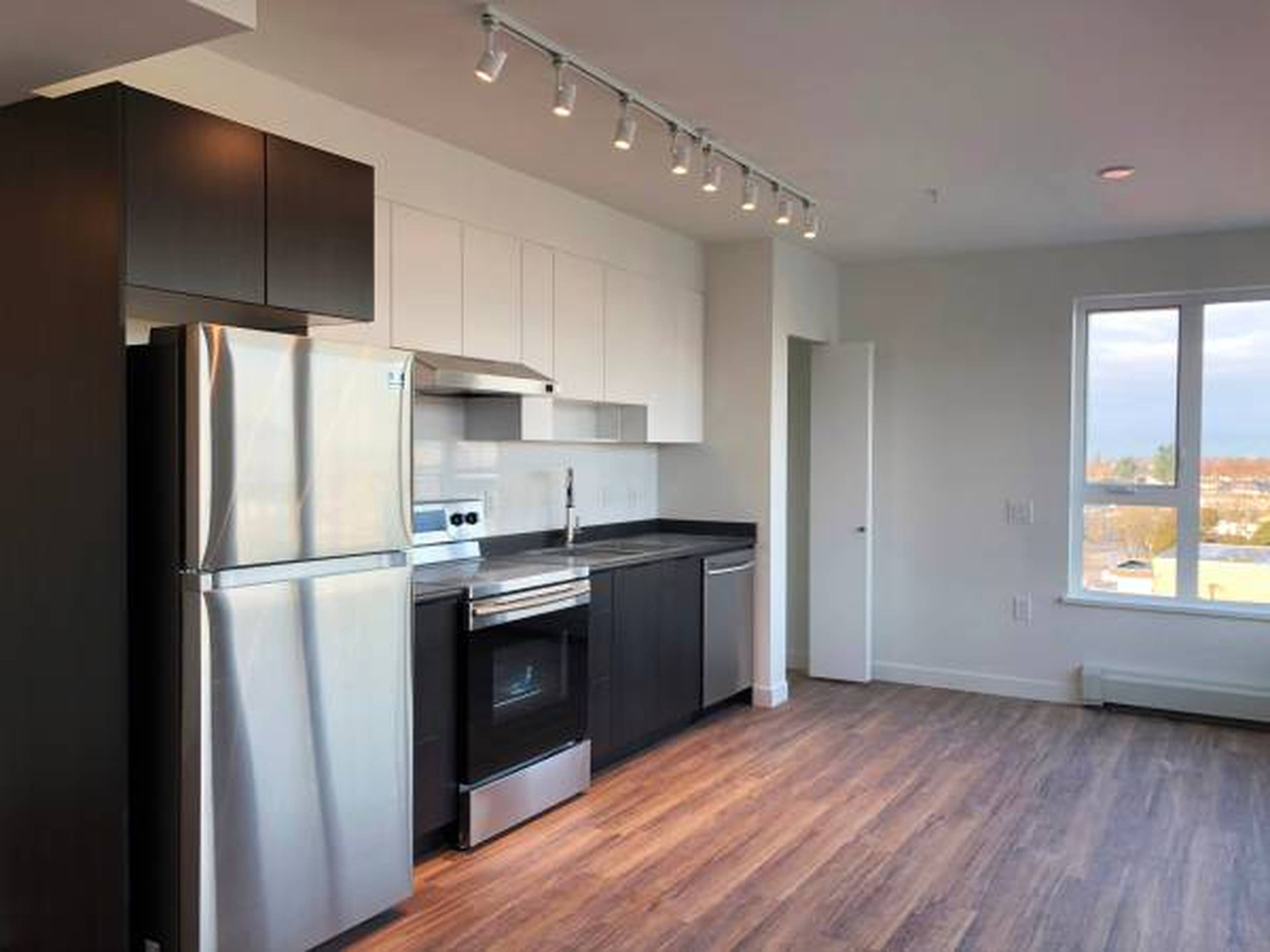 1 Bedroom 3583 Kingsway, Vancouver, BC 1 Bedroom Apartment for Rent