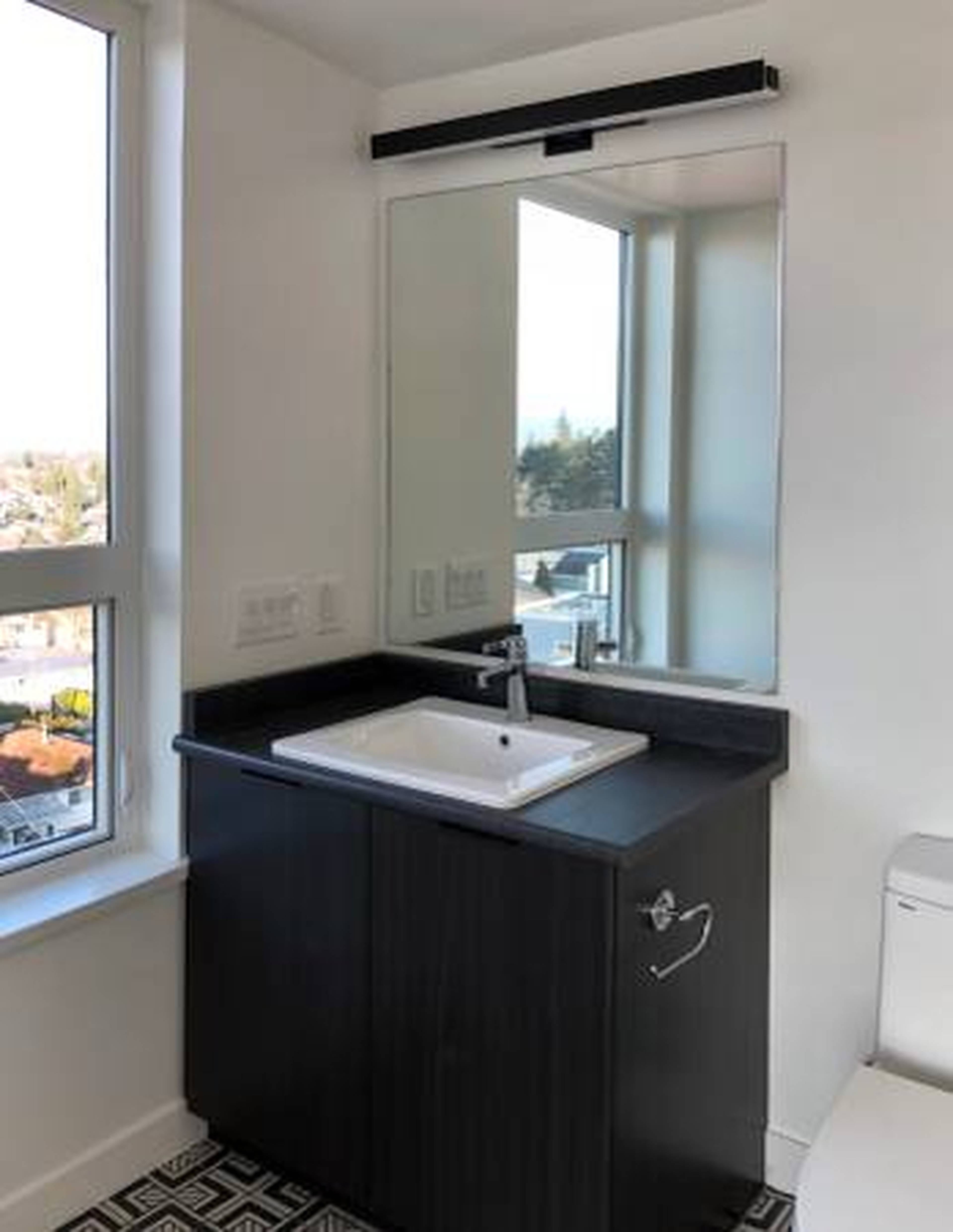 2 BR/2 Ba 3583 Kingsway, Vancouver, BC 2 Bedroom Apartment for Rent