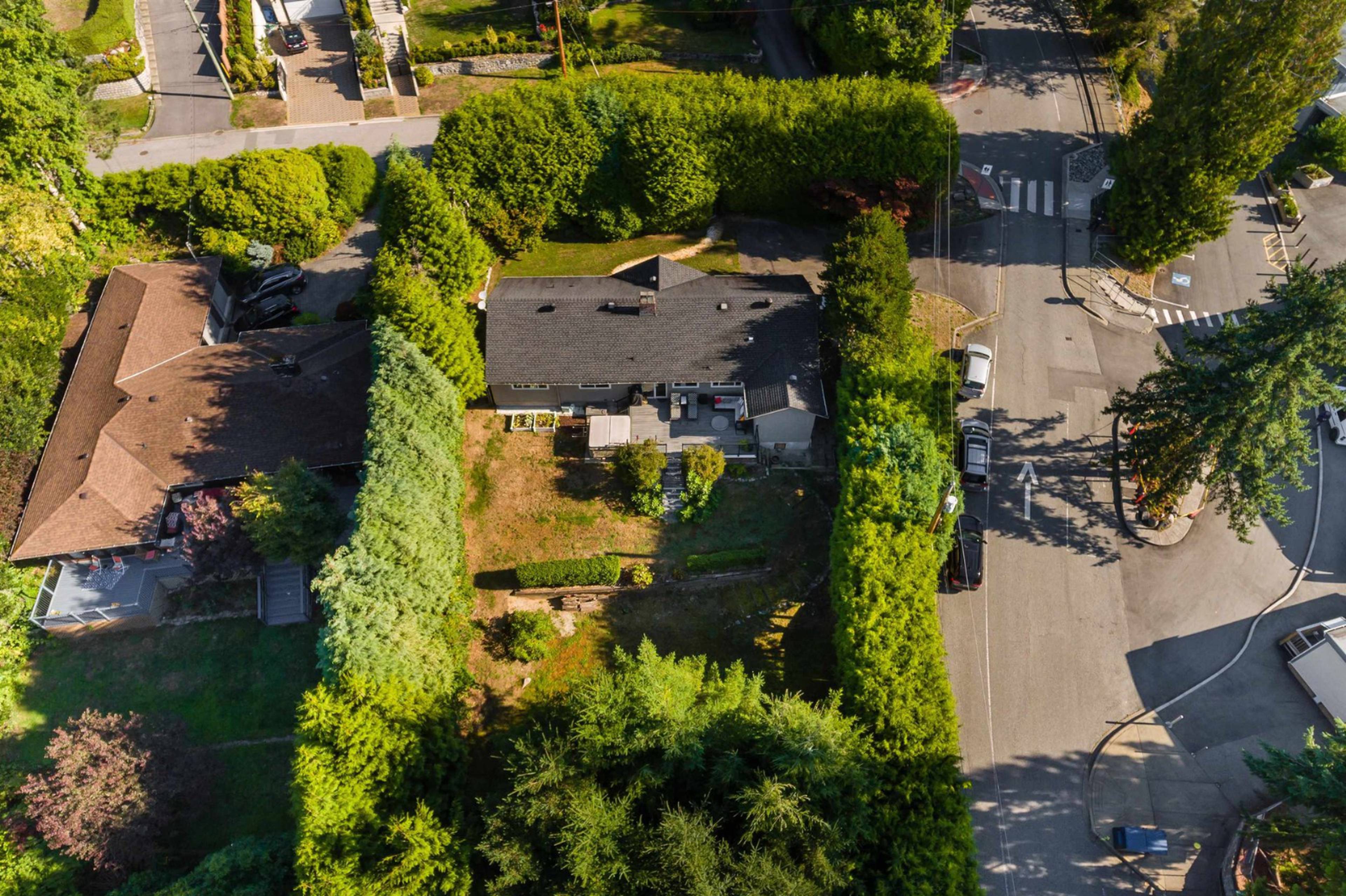 768 Westcot Pl, West Vancouver, BC 3 Bedroom House for Rent liv.rent