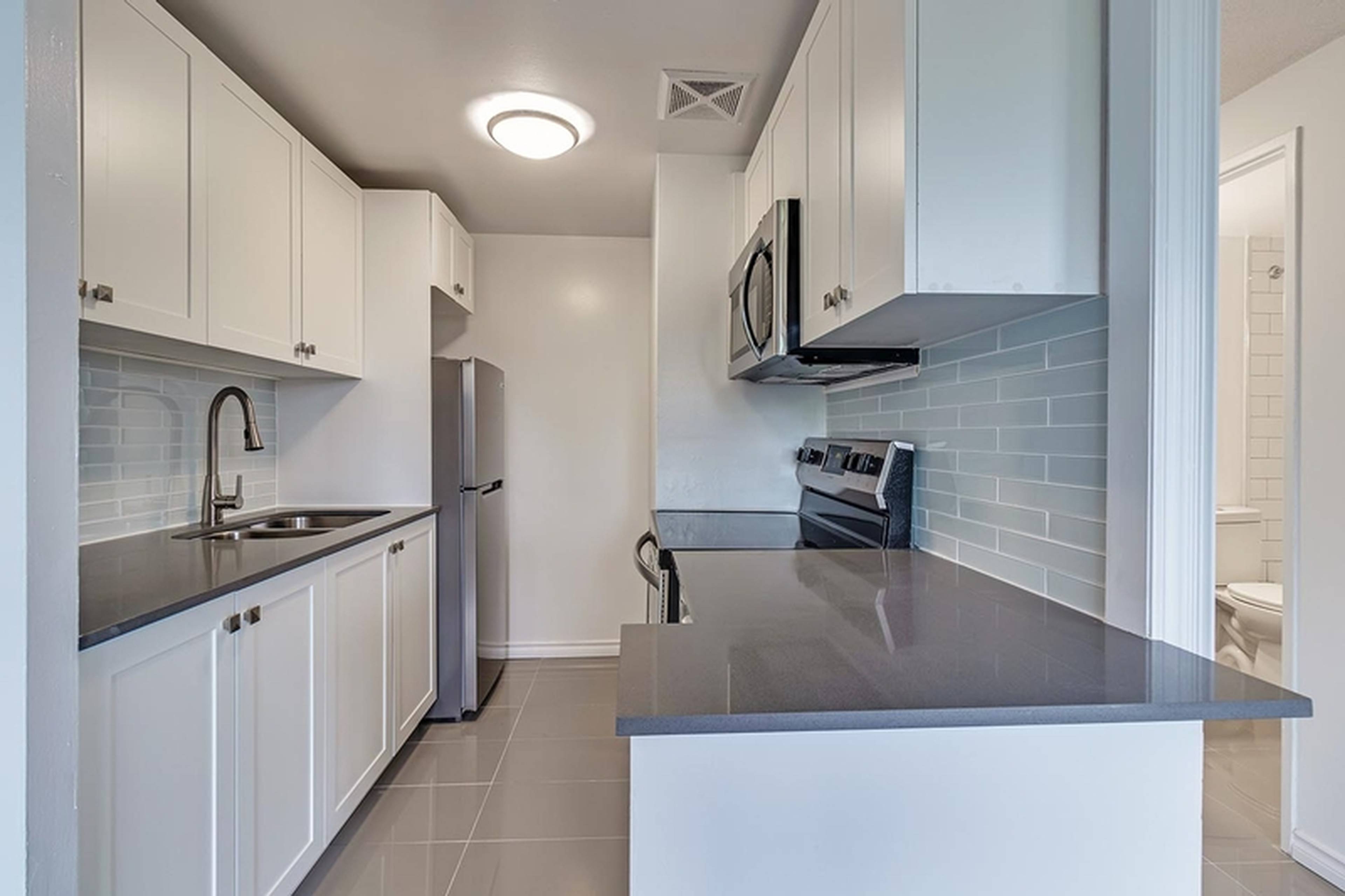 Bachelor 7555 Goreway Dr, Mississauga, ON Studio Apartment for Rent