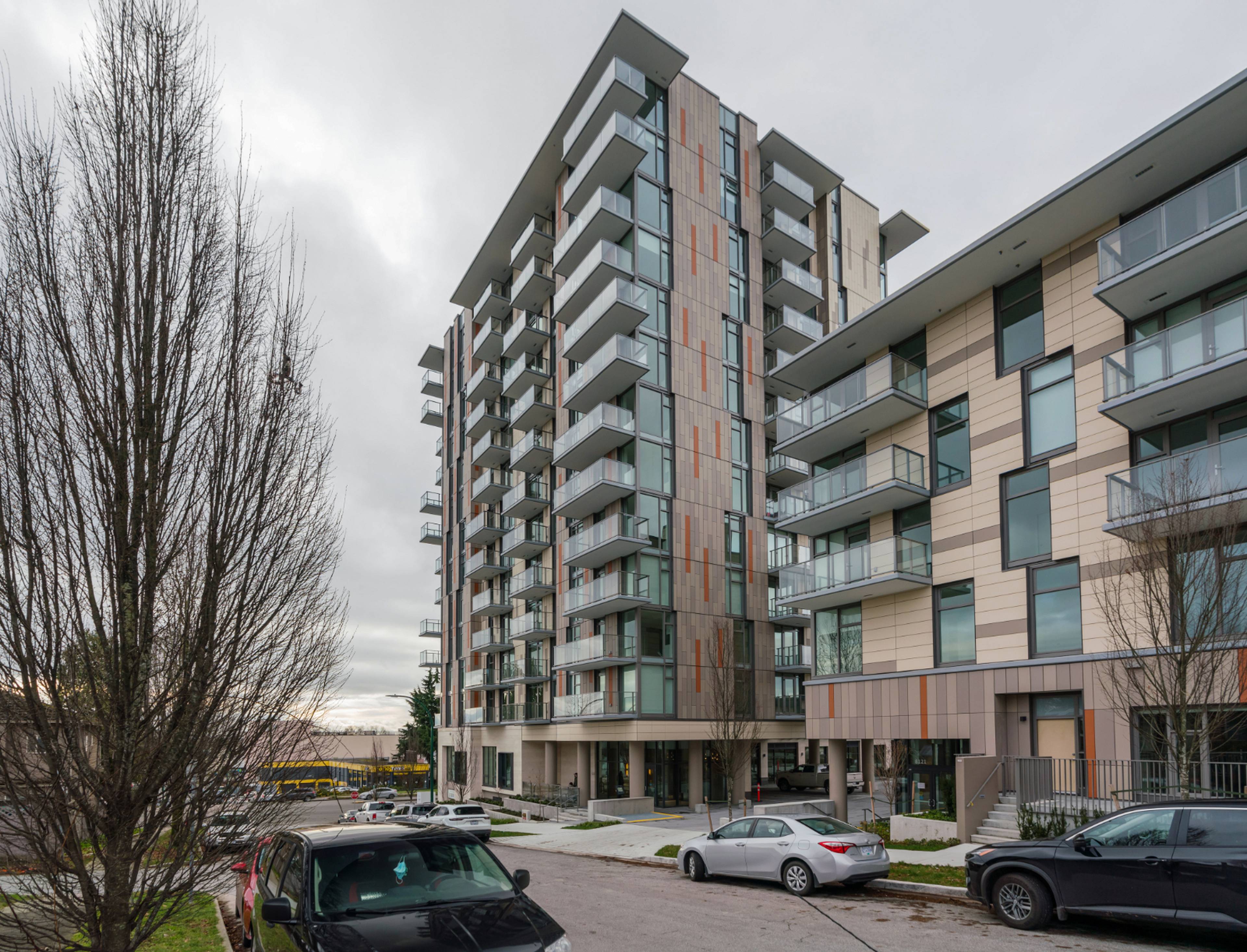 1 ch.  · 1 s. de bains for rent $2,200 / mois