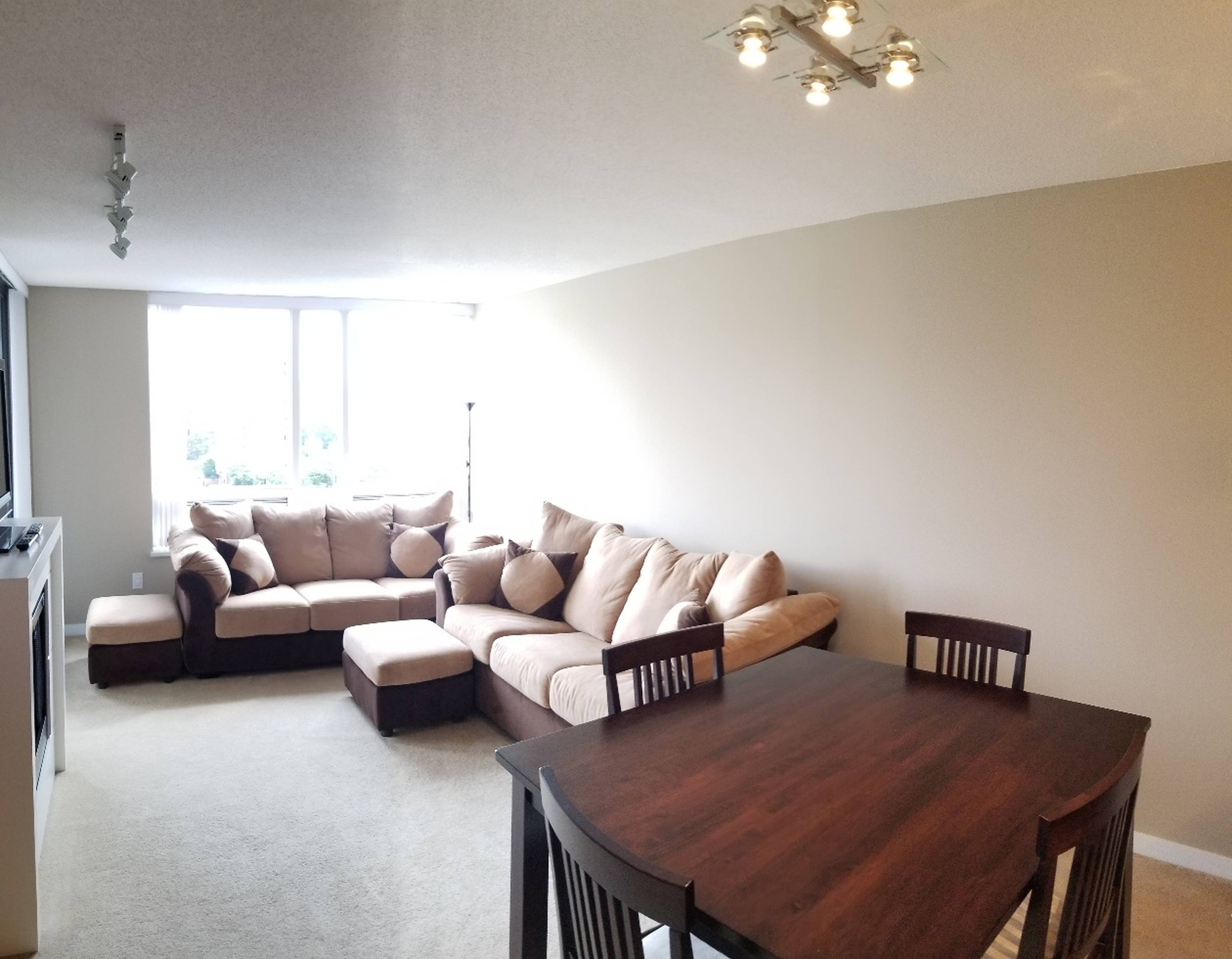 39 Sixth St, New Westminster, BC 1 Bedroom Apartment for Rent liv.rent