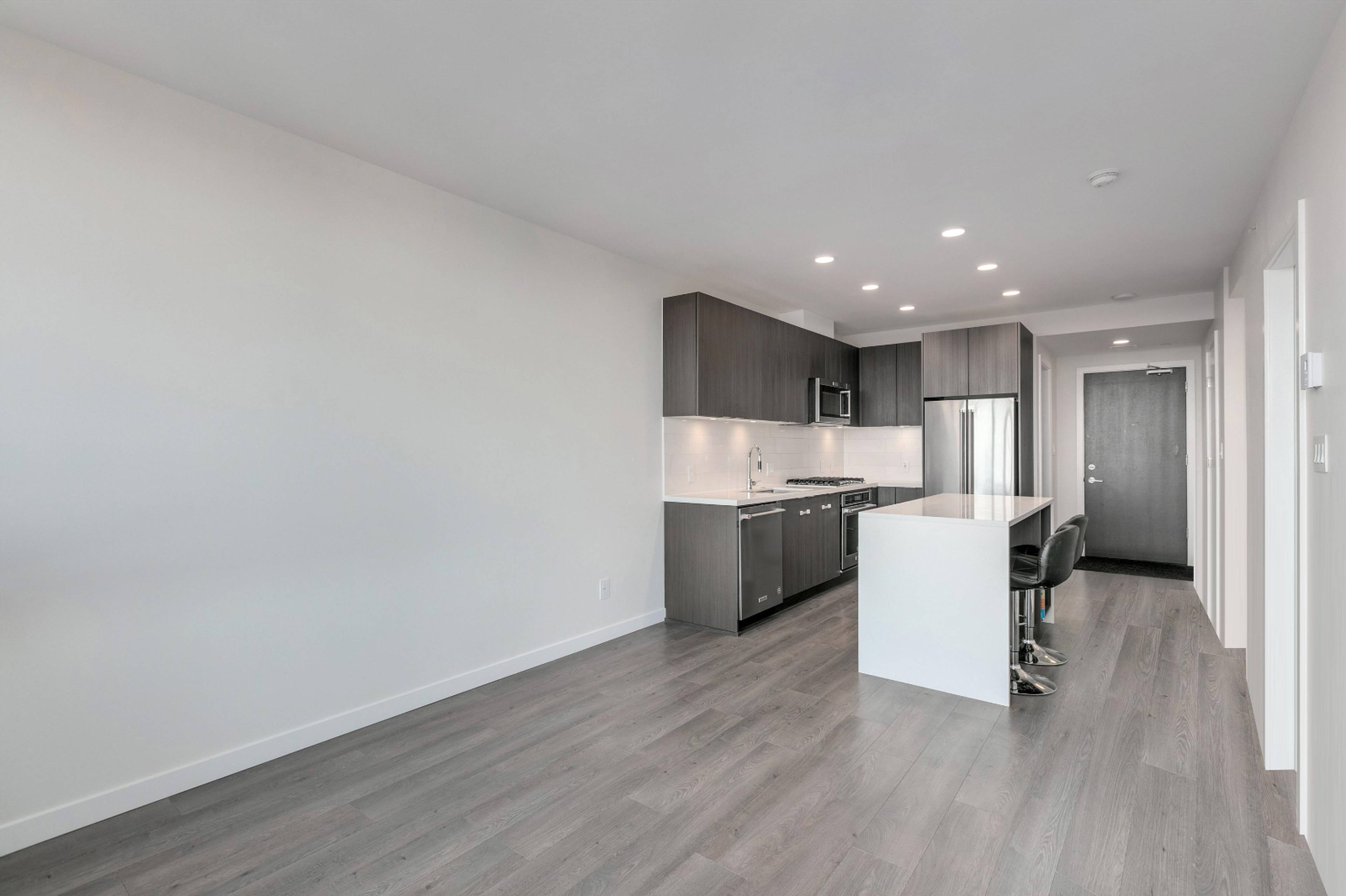 530 Whiting Way, Coquitlam, BC 1 Bedroom Apartment for Rent liv.rent