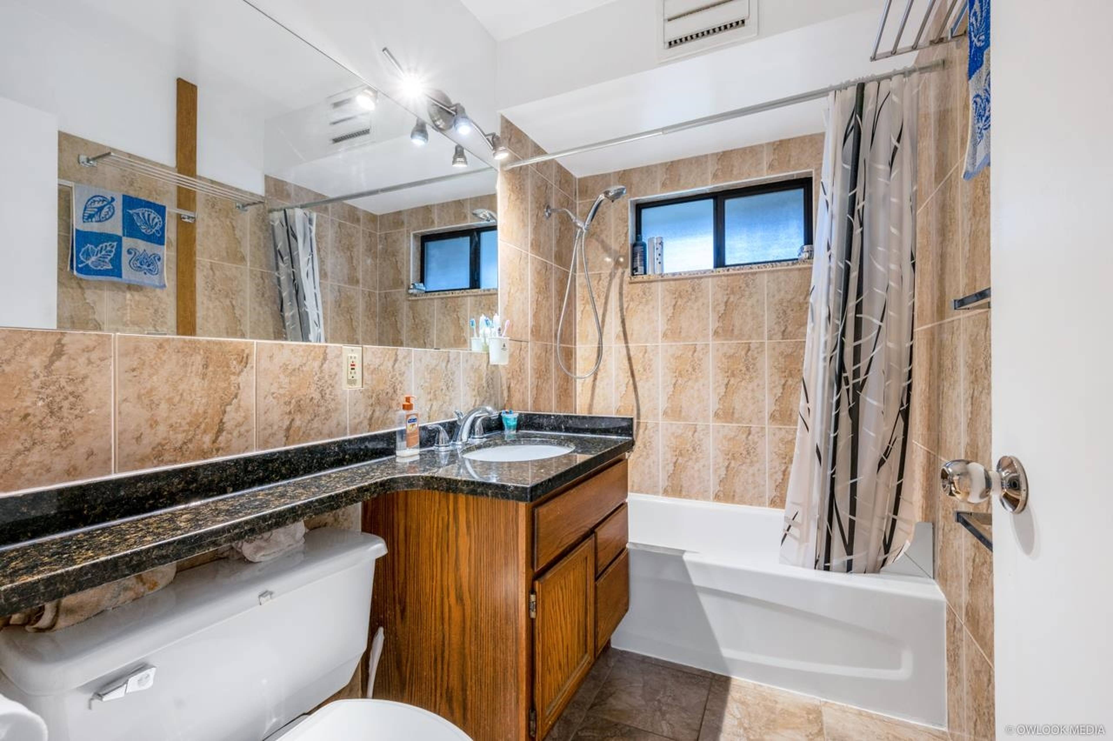 Pandora St, Burnaby, BC 3 Bedroom Room for Rent liv.rent