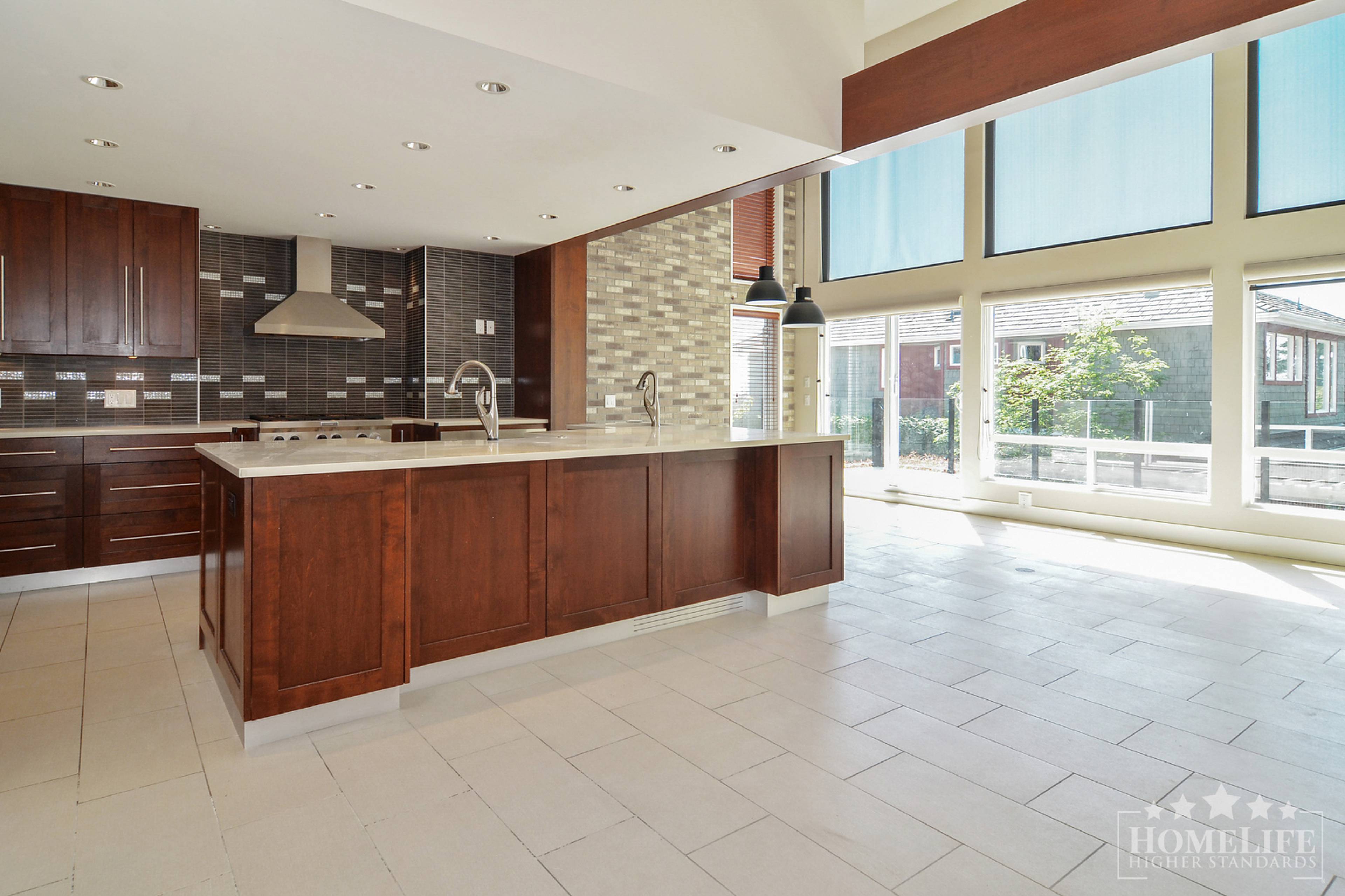 Buena Vista Ave, White Rock, BC 5 Bedroom House for Rent liv.rent