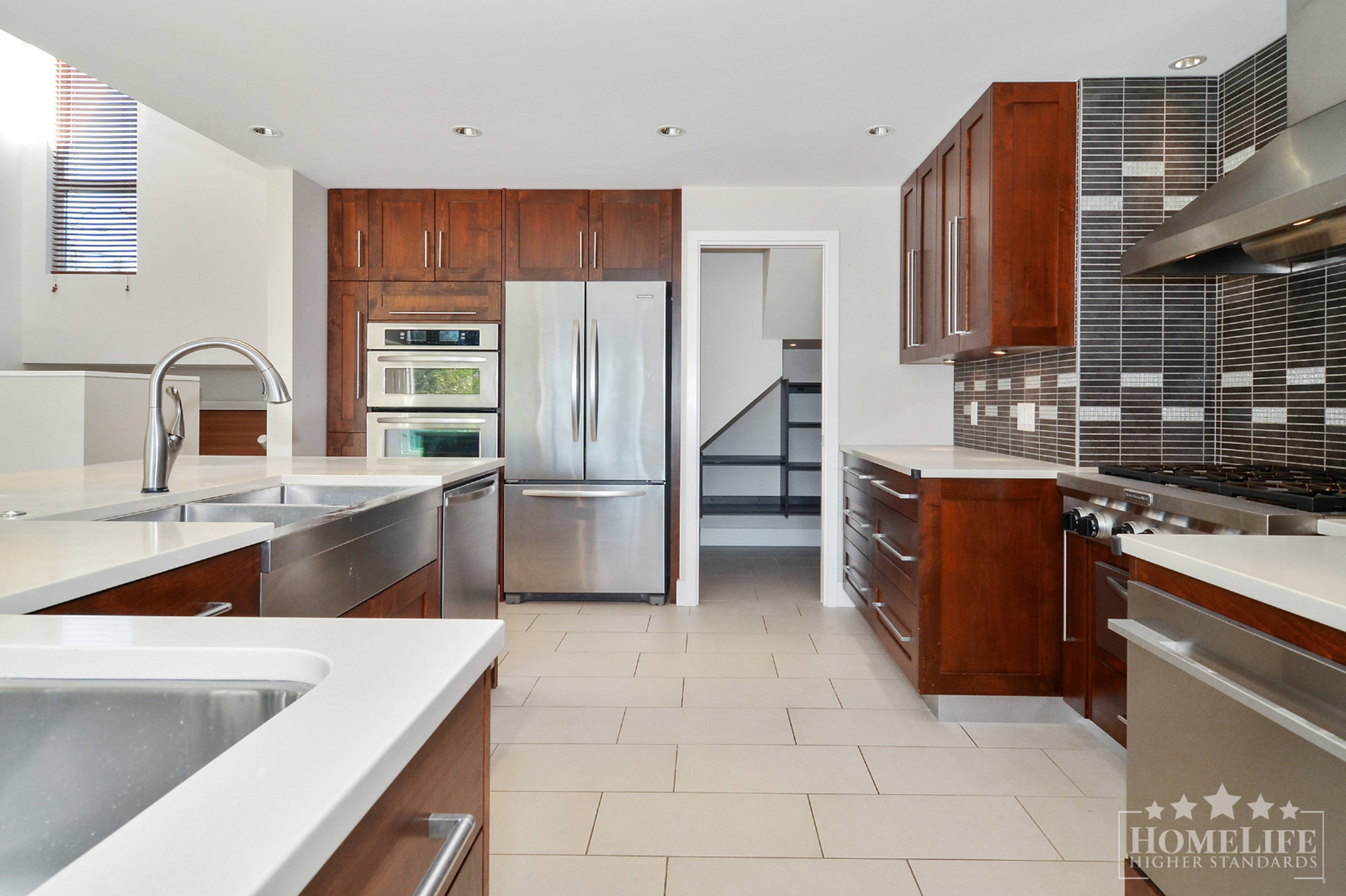 Buena Vista Ave, White Rock, BC 5 Bedroom House for Rent liv.rent