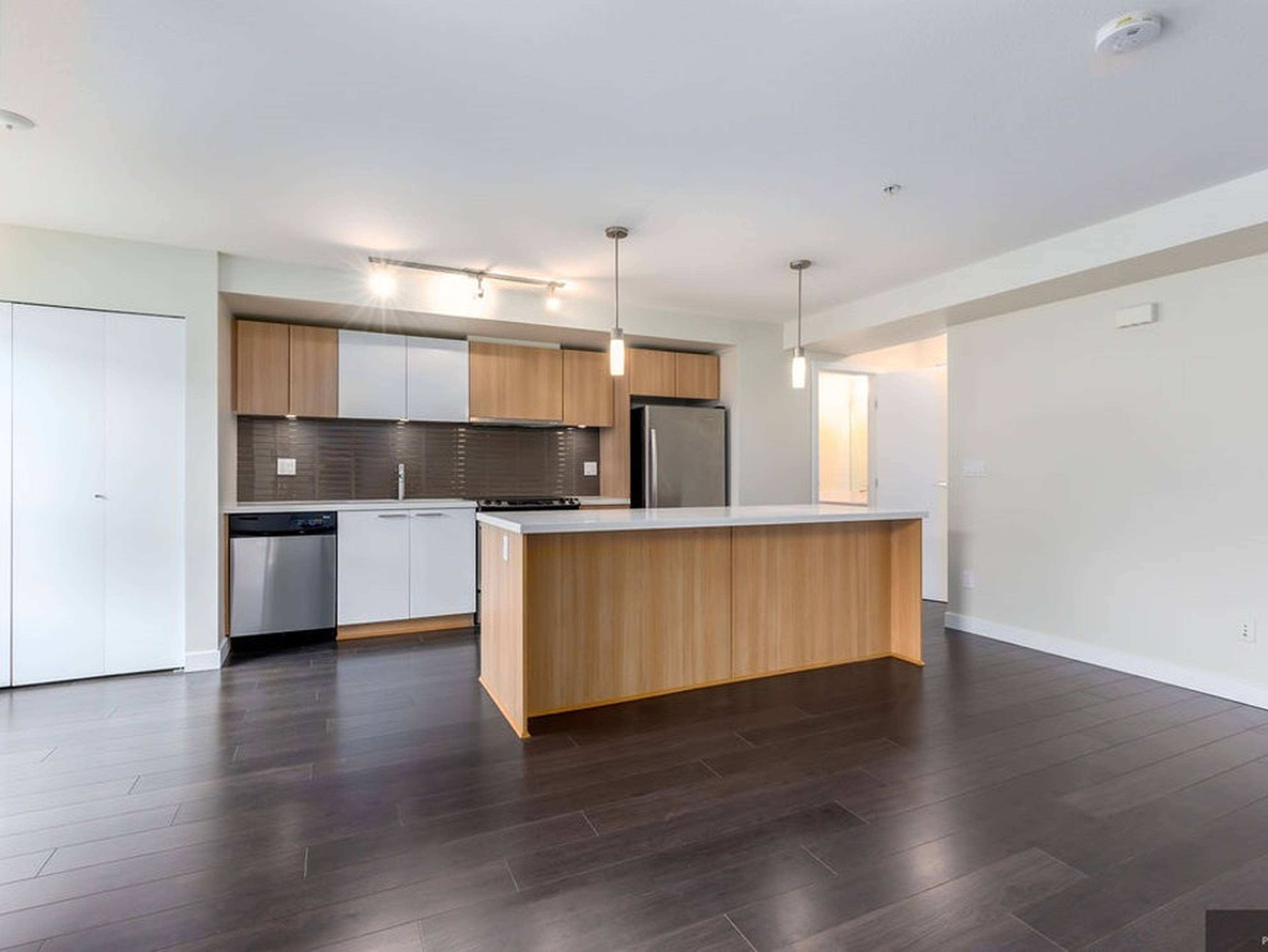 618 Langside Ave, Coquitlam, BC 2 Bedroom Apartment for Rent liv.rent