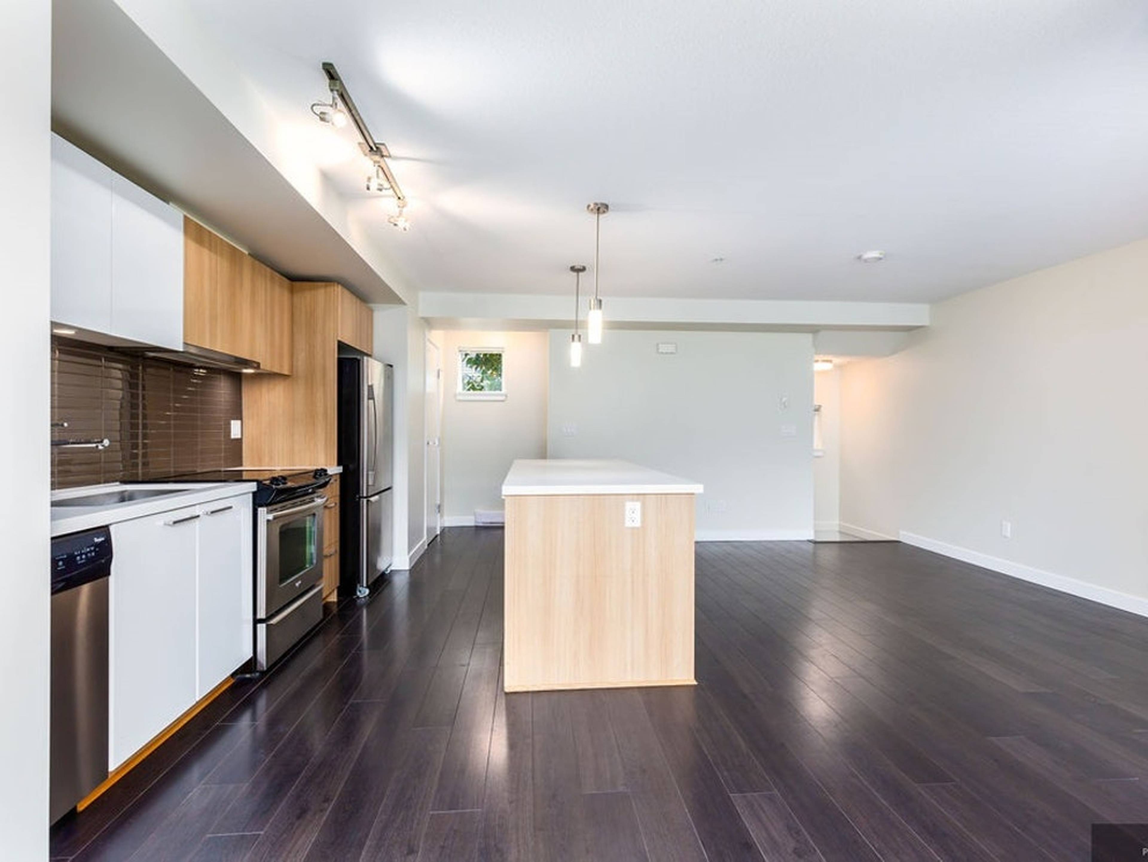 618 Langside Ave, Coquitlam, BC 2 Bedroom Apartment for Rent liv.rent