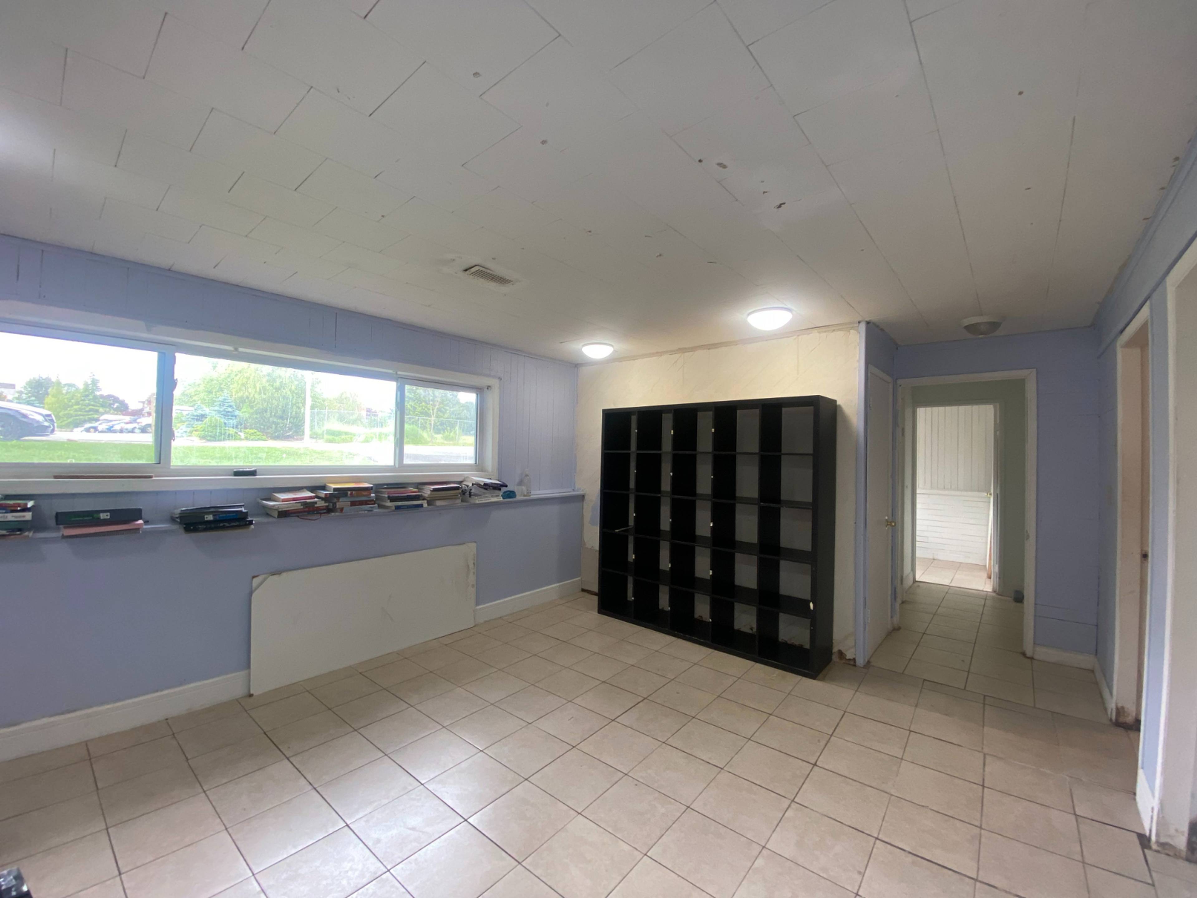 Half Basement Suite 12788 102 Ave, Surrey, BC 2 Bedroom Room for