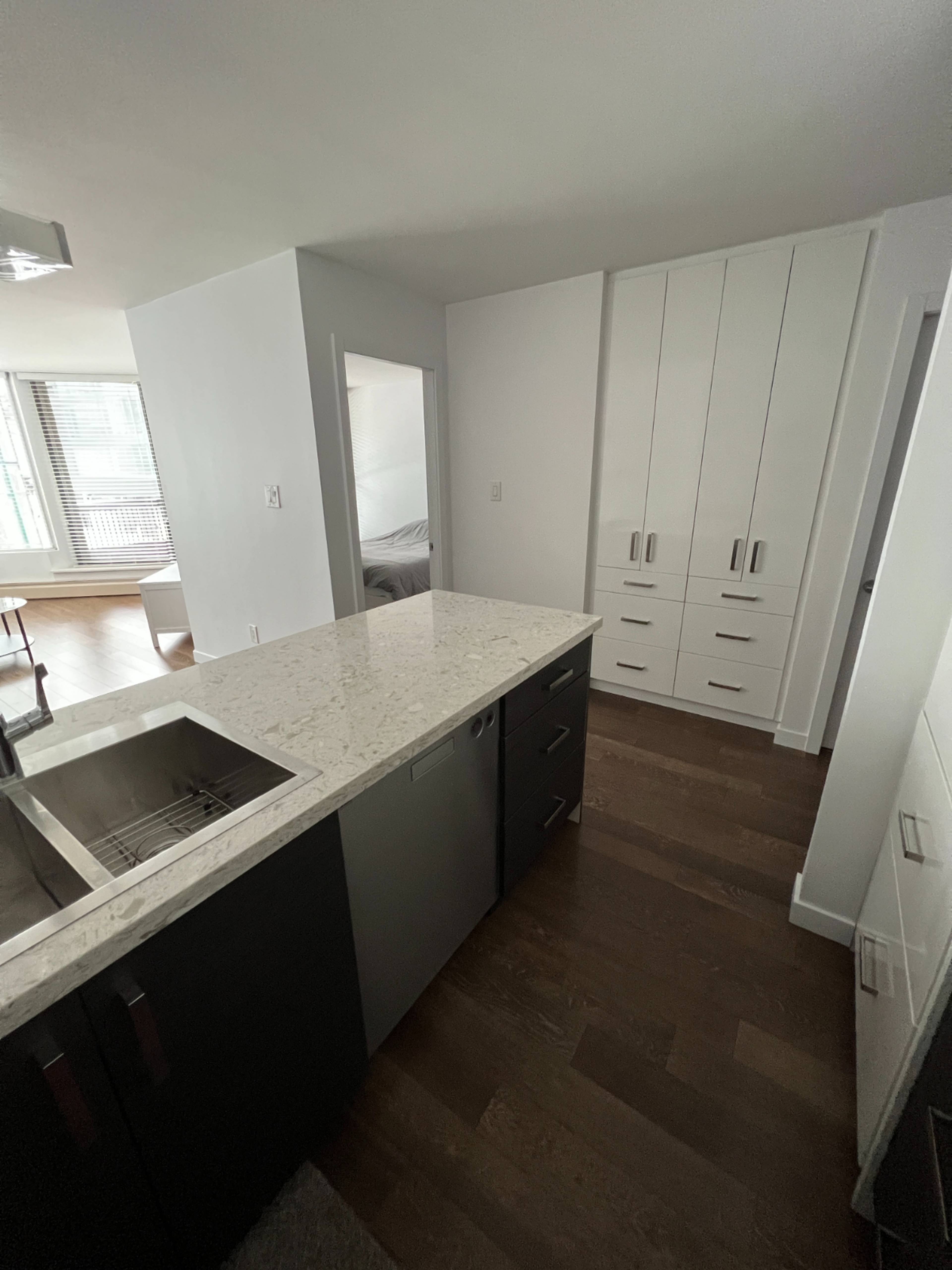 950 Drake St, Vancouver, BC 1 Bedroom Apartment for Rent liv.rent