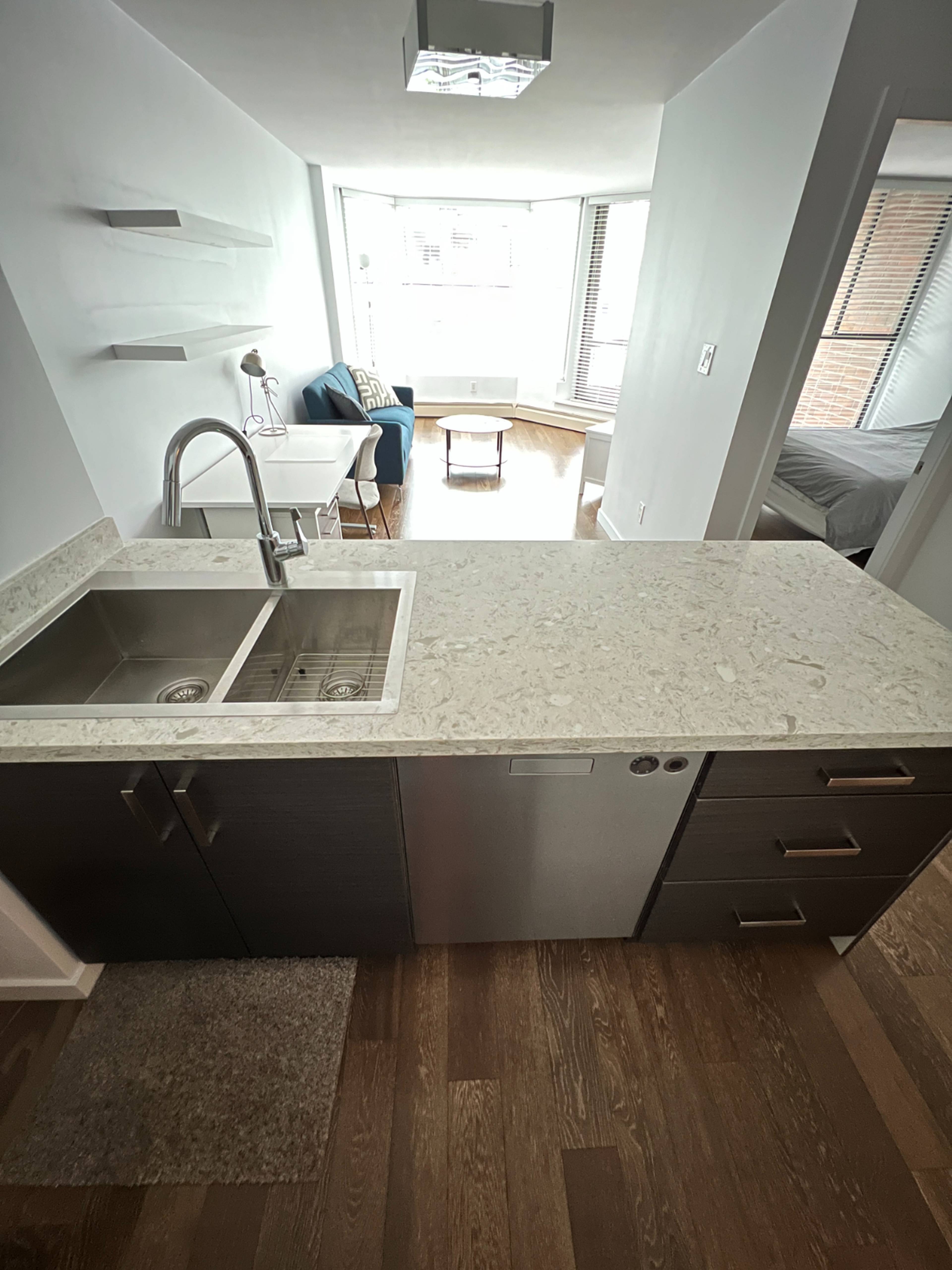 950 Drake St, Vancouver, BC 1 Bedroom Apartment for Rent liv.rent