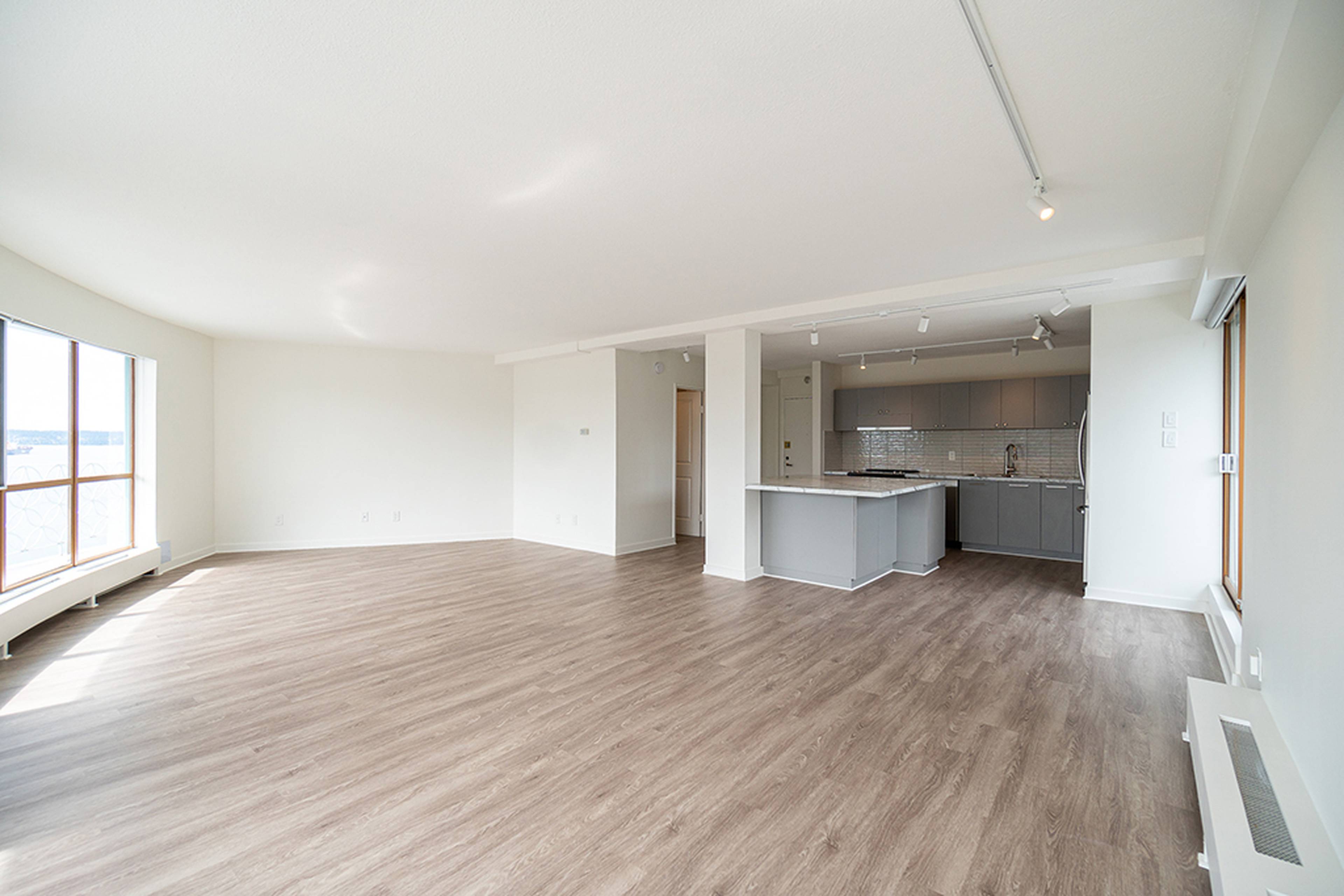 Bachelor 2190 Bellevue Ave, West Vancouver, BC 单身公寓 公寓 出租 liv.rent