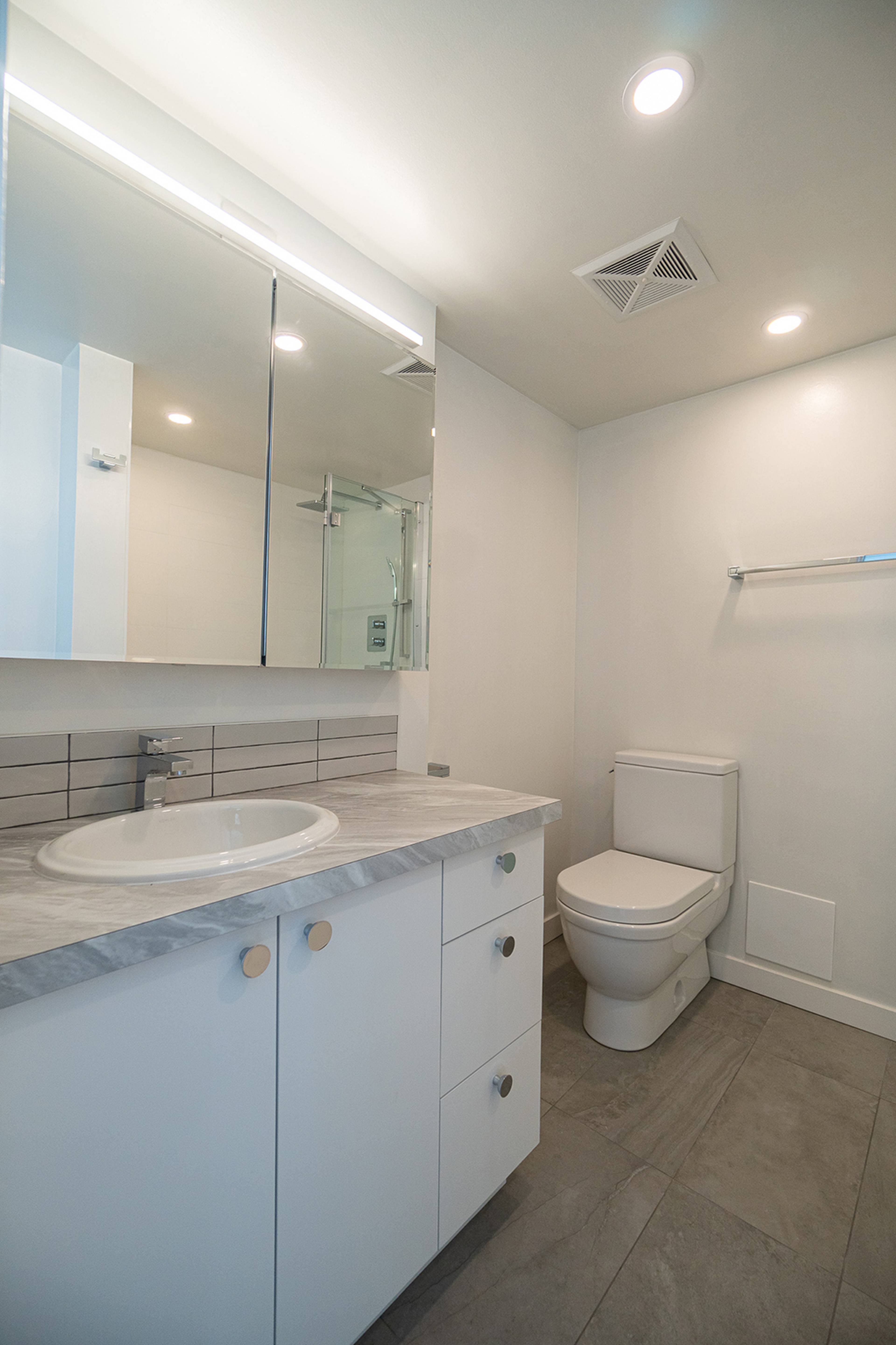 1 Bedroom 2190 Bellevue Ave, West Vancouver, BC 1 Bedroom Apartment for Rent liv.rent