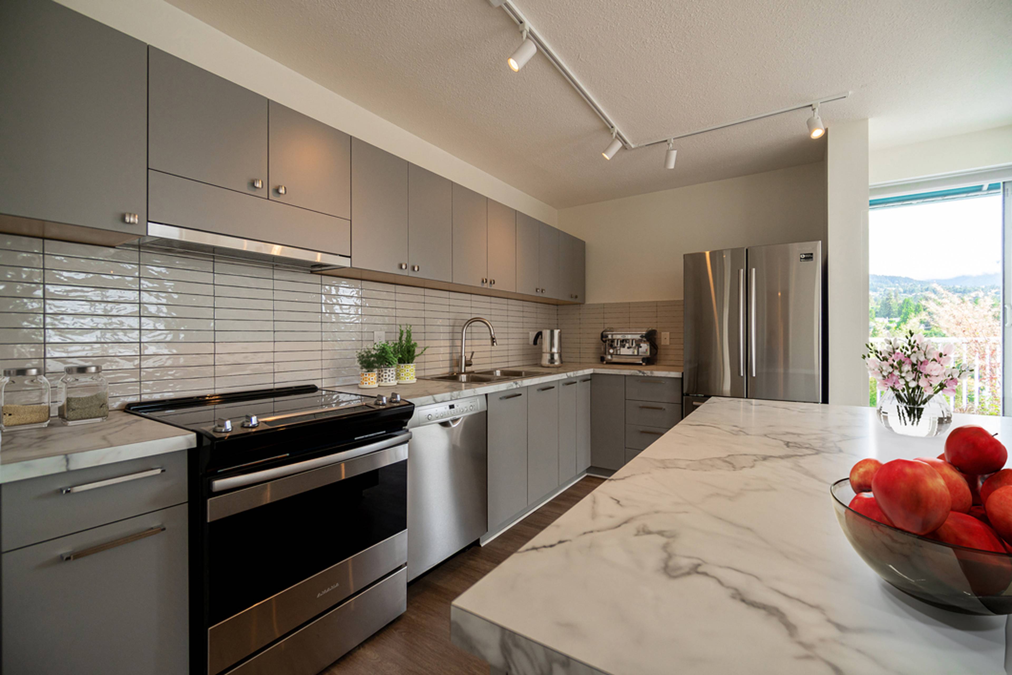 3 Bedroom 2190 Bellevue Ave, West Vancouver, BC 3 Bedroom Apartment