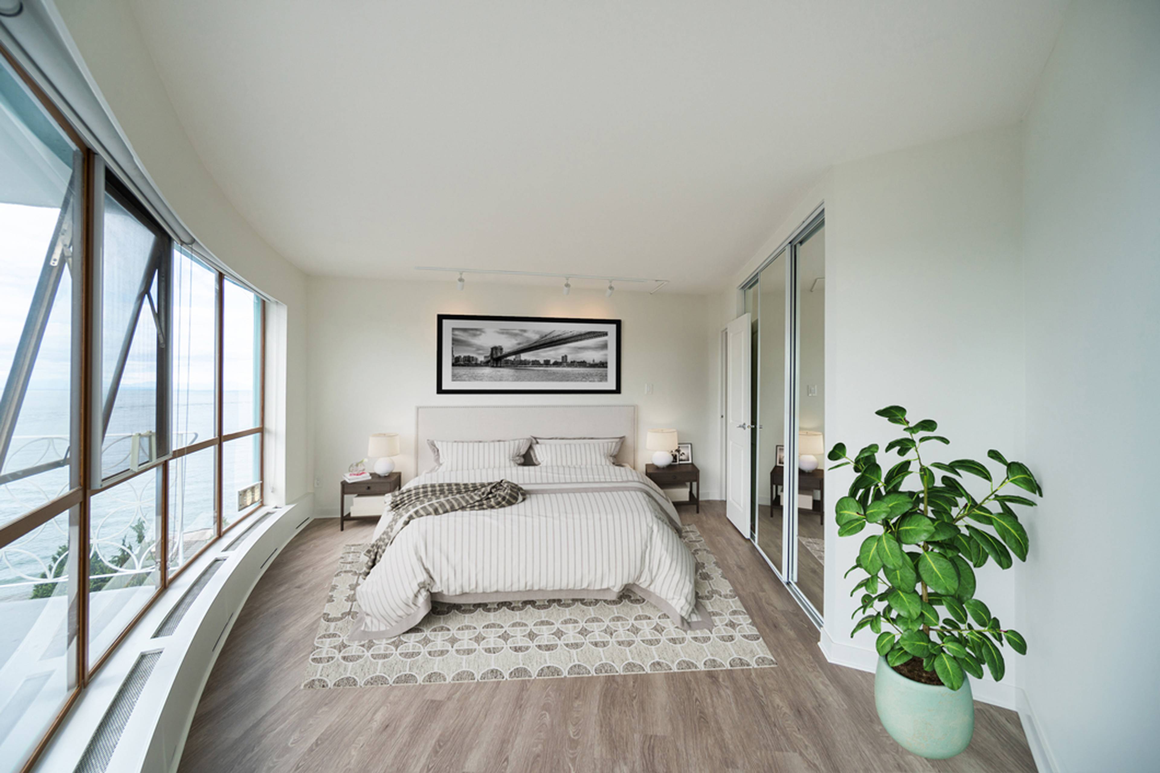 3 Bedroom 2190 Bellevue Ave, West Vancouver, BC 3 Bedroom Apartment