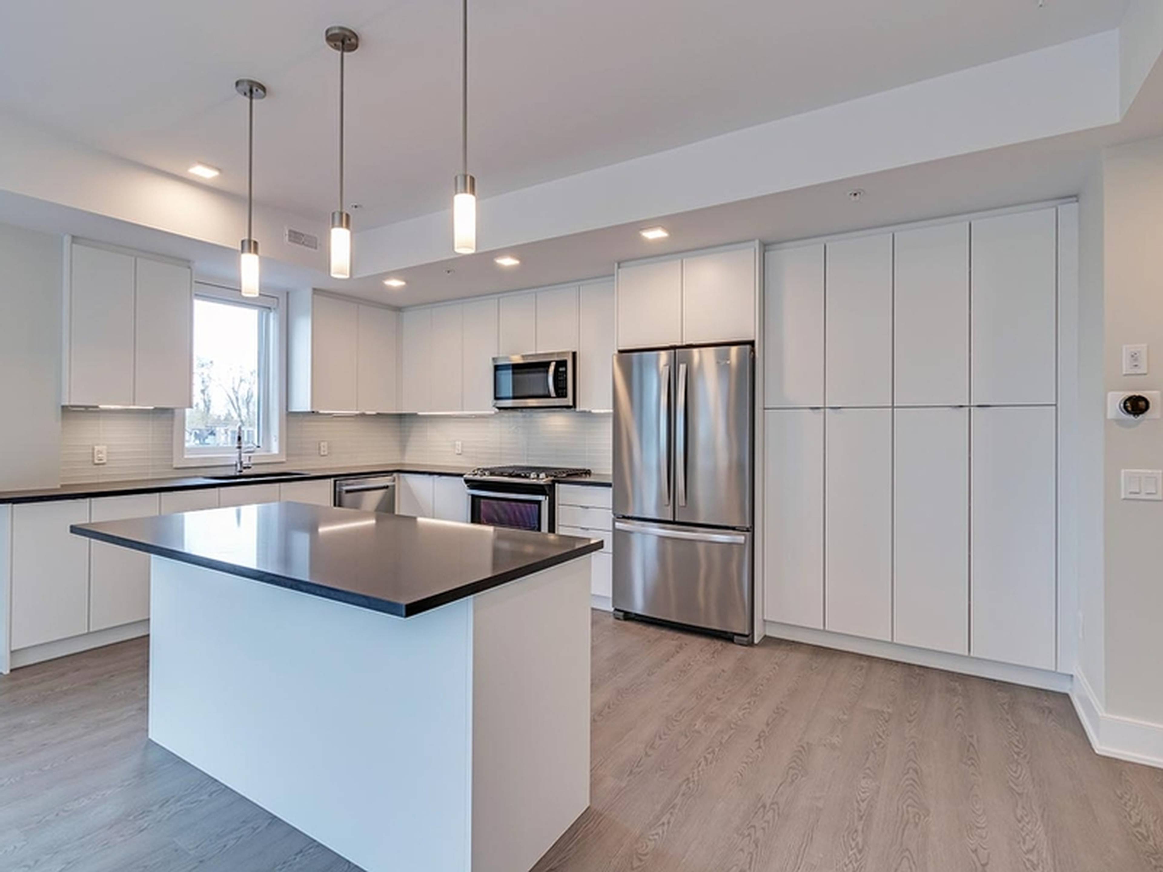 3 Bedroom 1265 Birchmount Rd, Scarborough, ON 3 室 公寓 出租 liv.rent