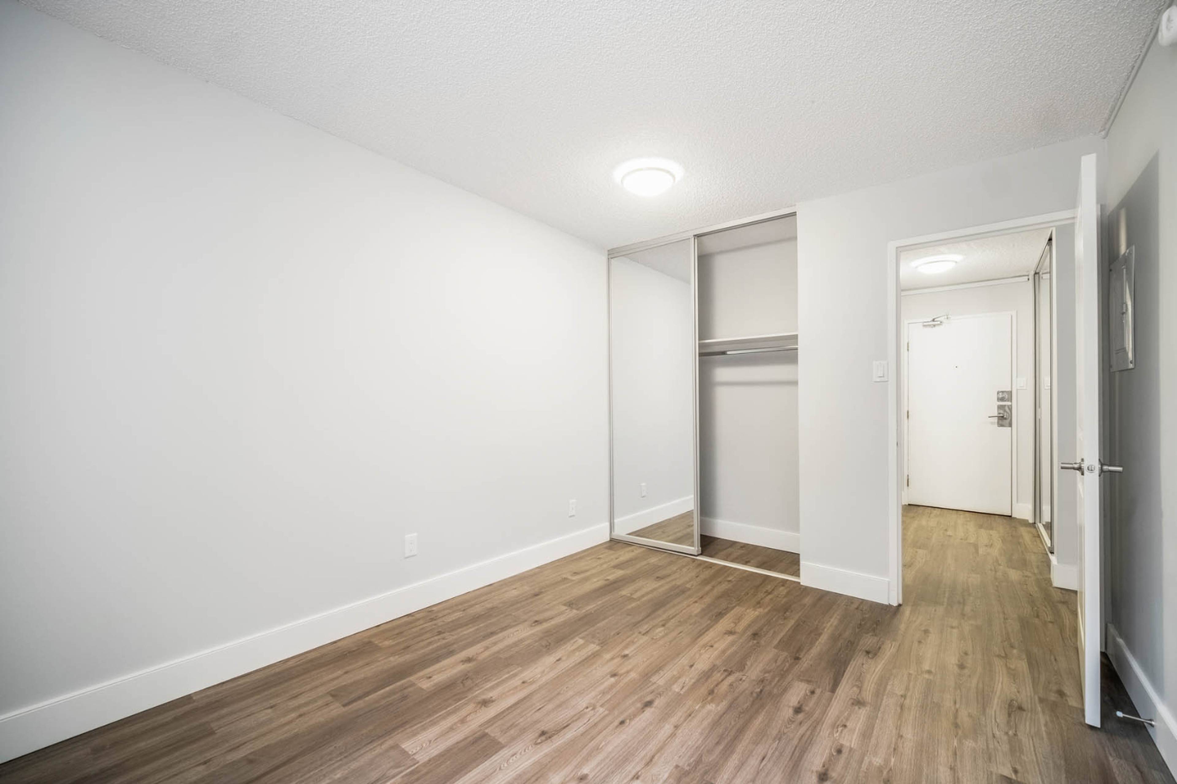 1005 Jervis St, Vancouver, BC 1 Bedroom Apartment for Rent liv.rent
