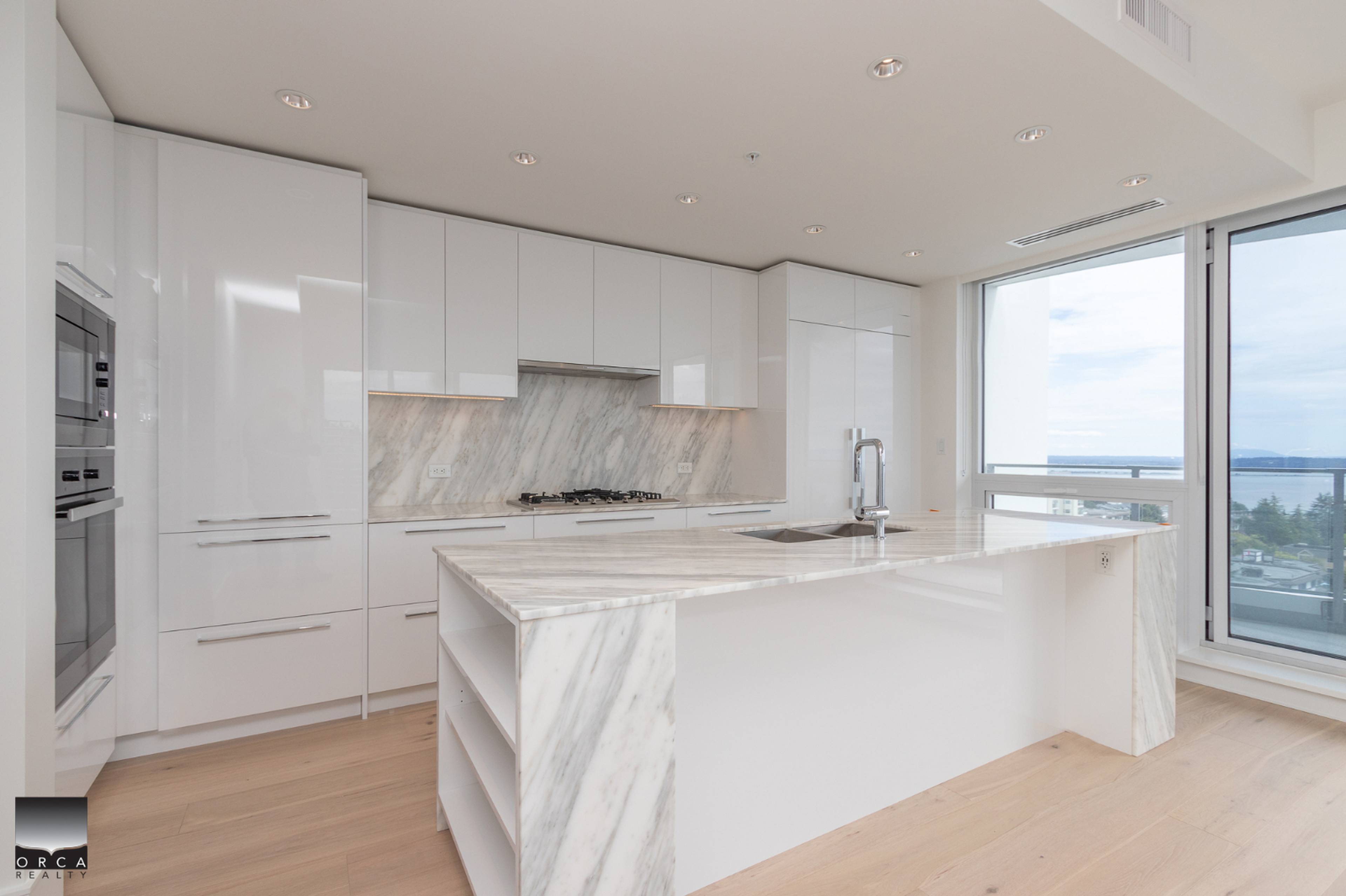 1001 1500 Martin Street, White Rock, BC 2 Bedroom Apartment for