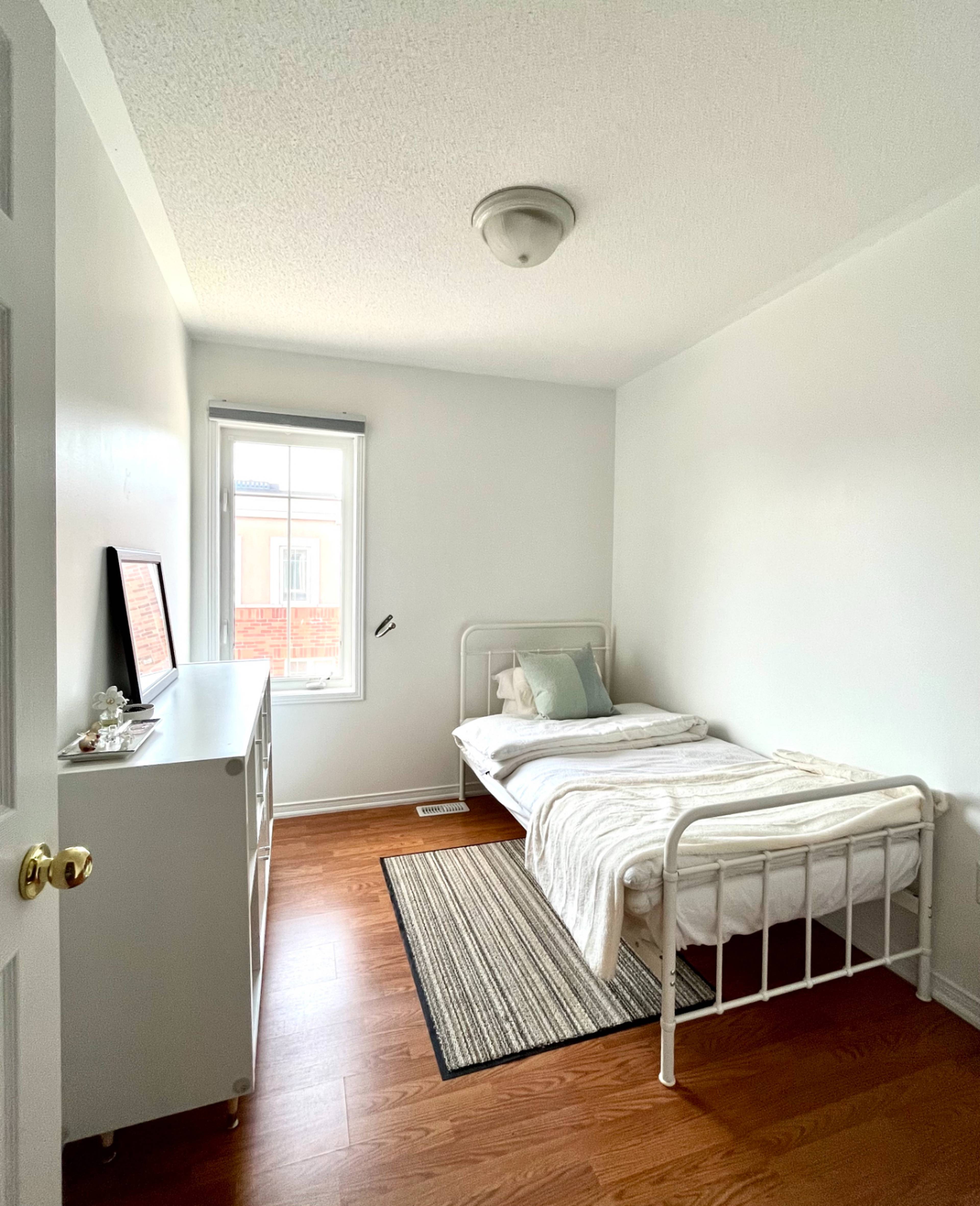 375 Cook Rd, North York, ON 3 Bedroom Townhouse for Rent liv.rent