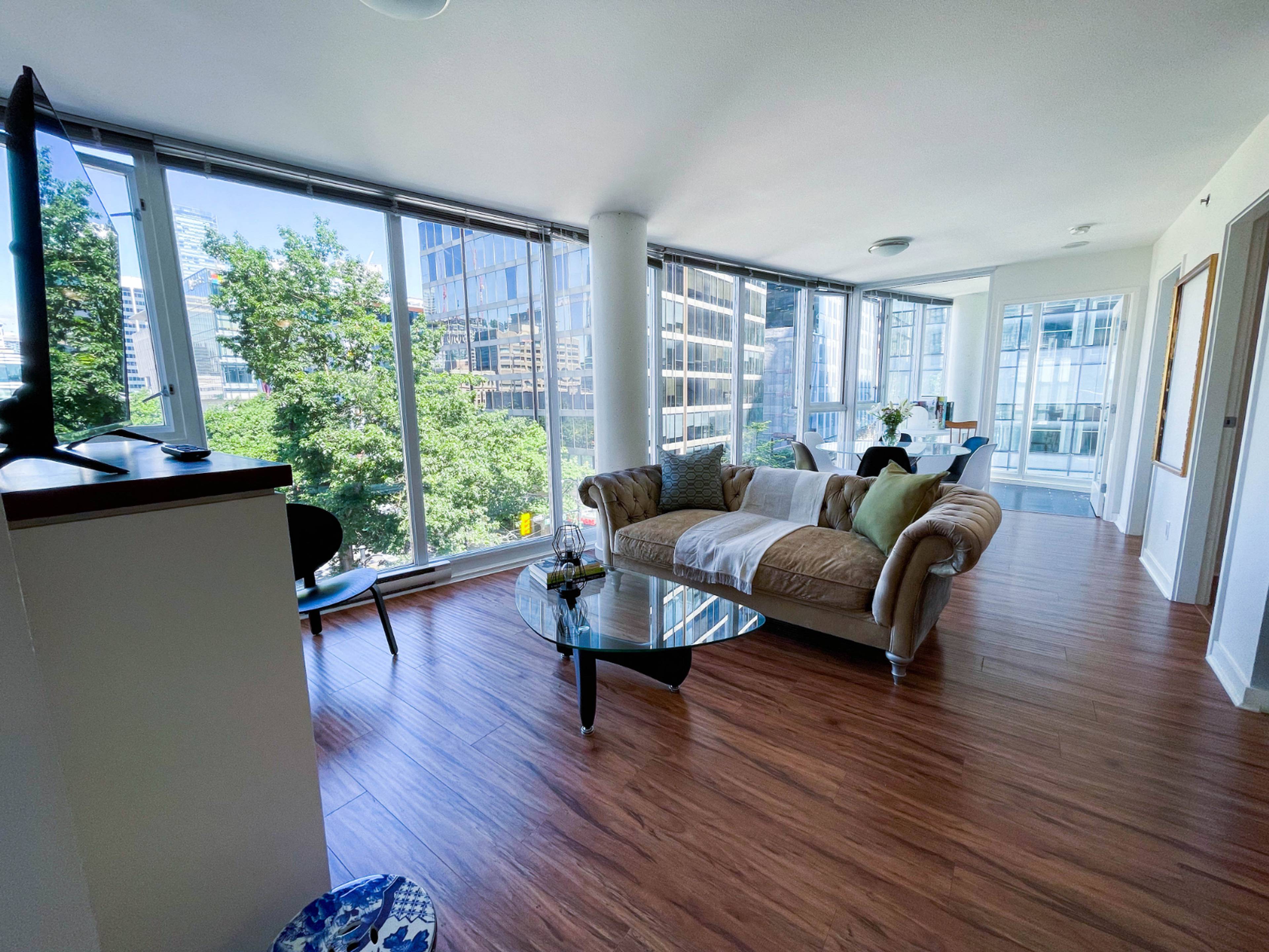 550 Robson St, Vancouver, BC 2 Bedroom Apartment for Rent liv.rent