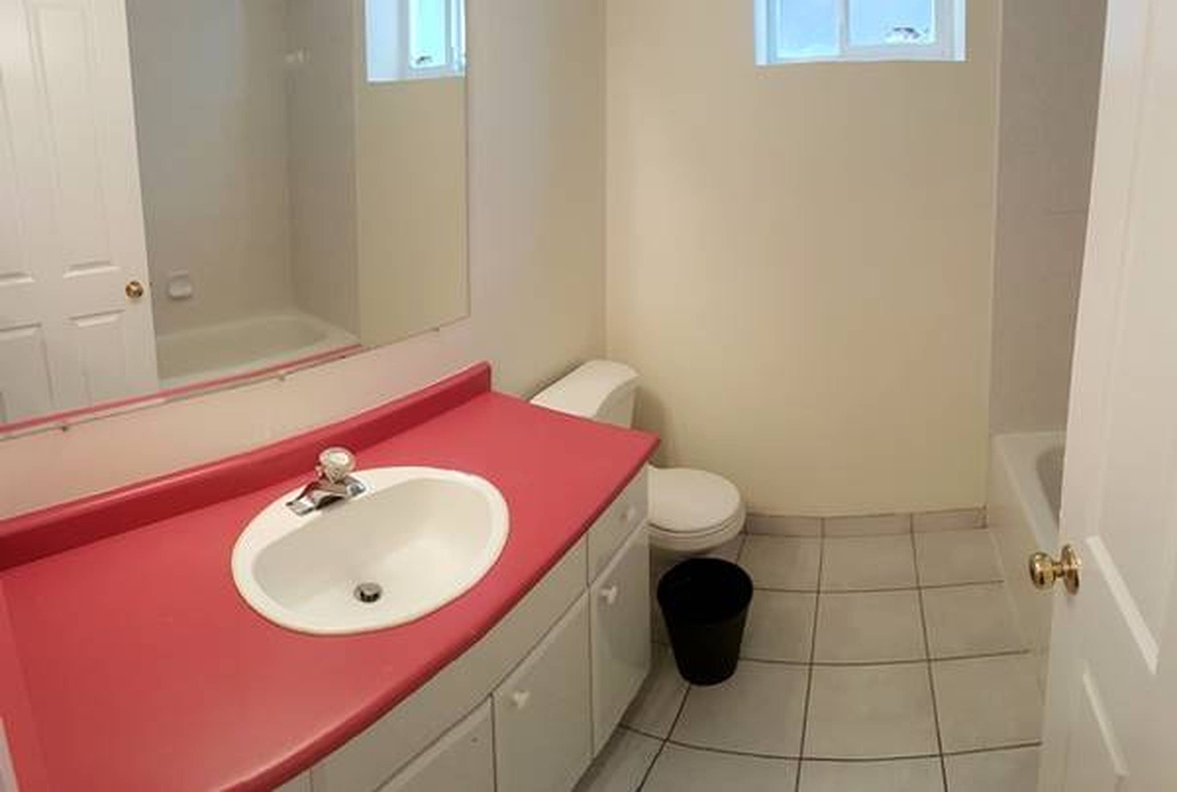 Trinity St, Vancouver, BC 1 Bedroom Room for Rent liv.rent