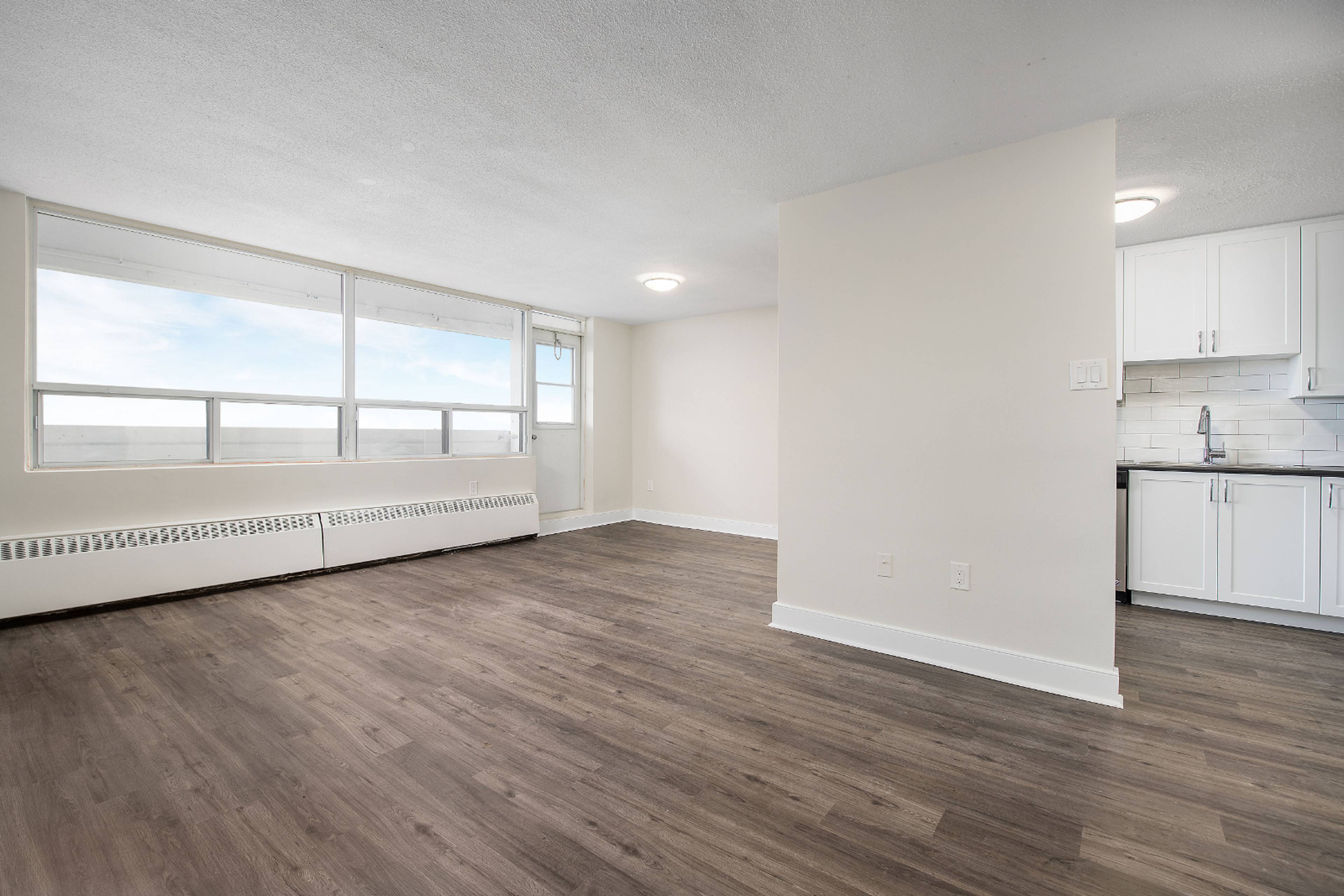 2757 Kipling Ave, Etobicoke, ON 3 Bedroom Apartment for Rent liv.rent