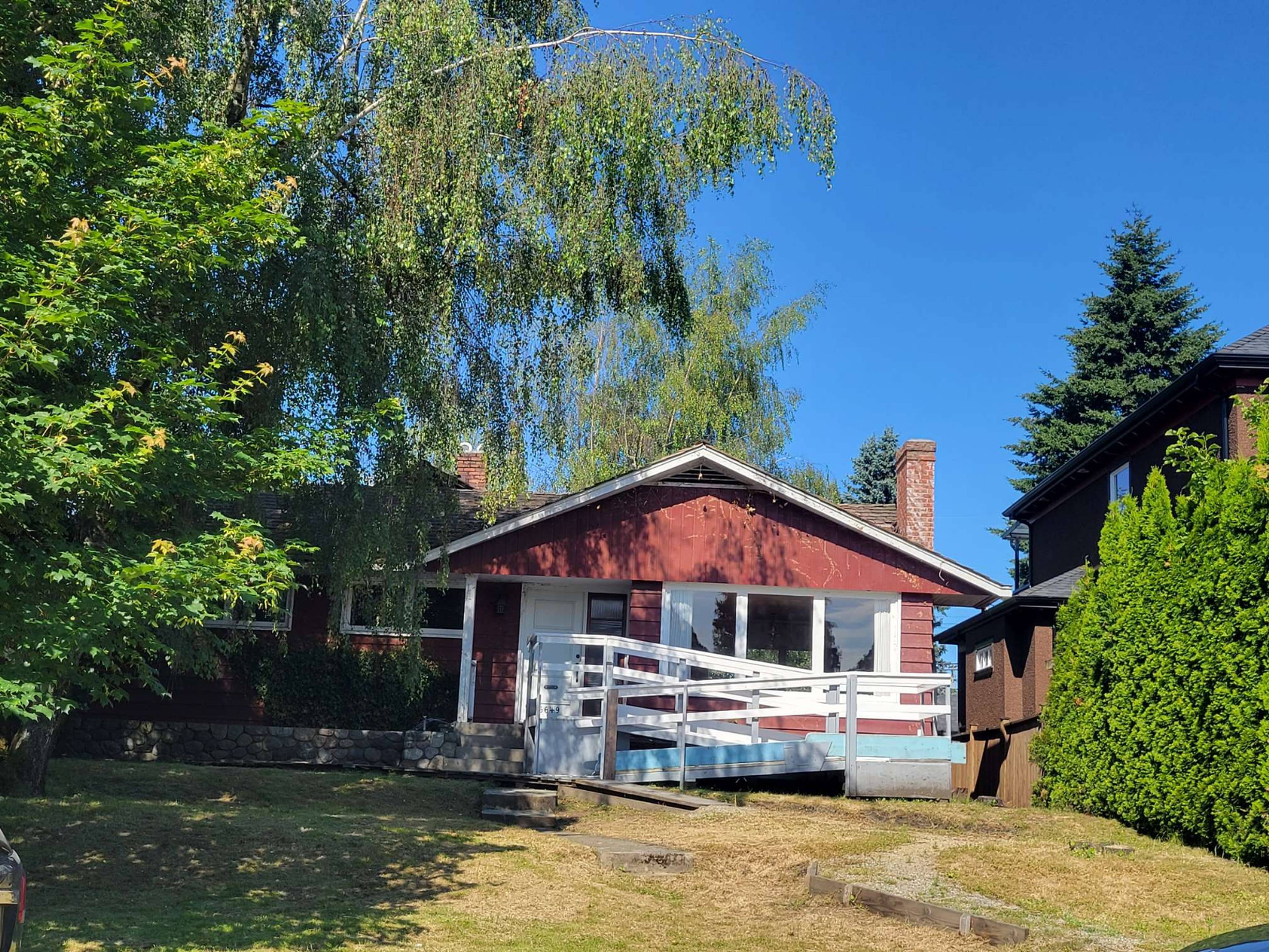 1 6649 Fremlin St, Vancouver, BC 3 Bedroom House for Rent liv.rent