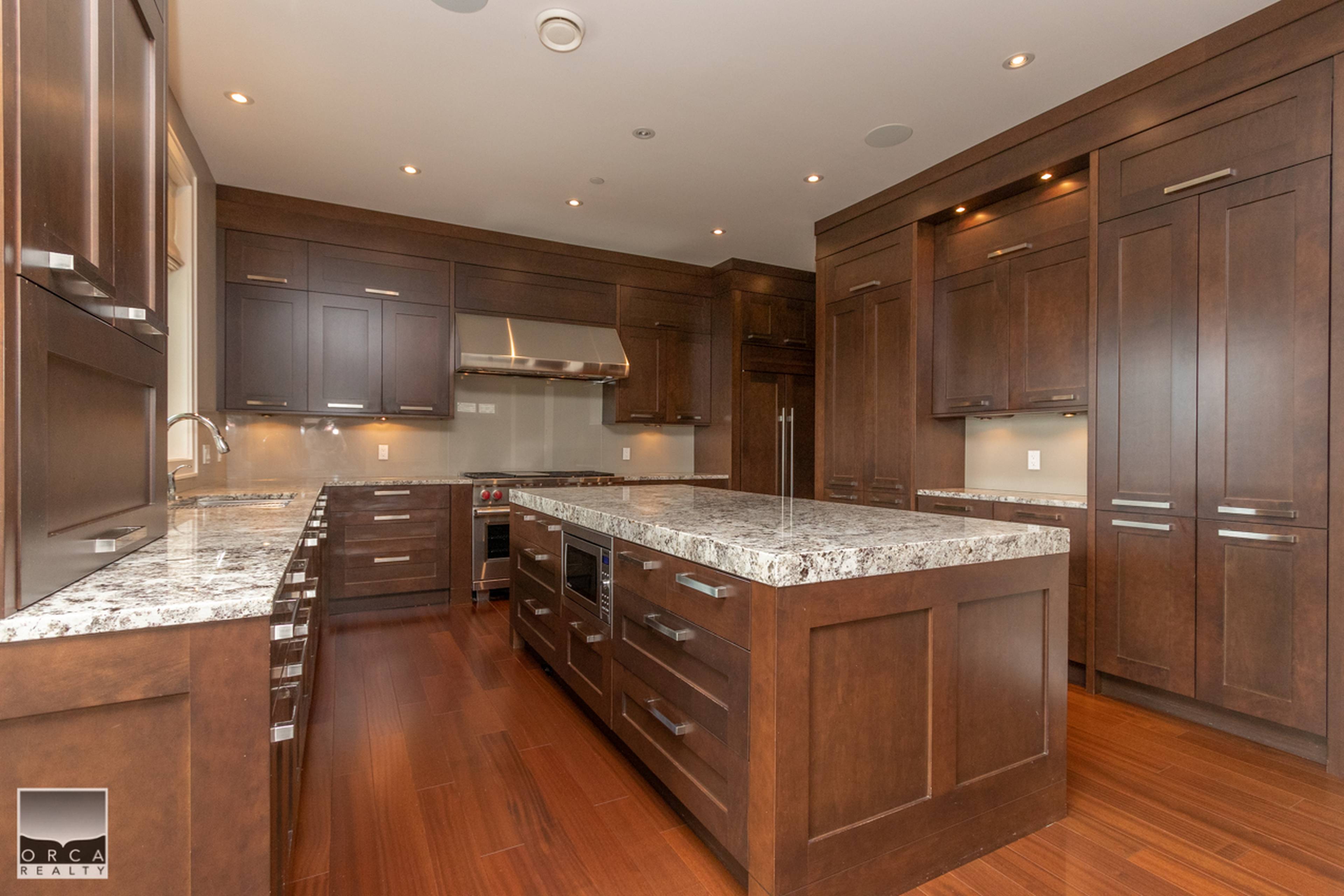 2232 Kings Ave, West Vancouver, BC 5 Bedroom House for Rent liv.rent