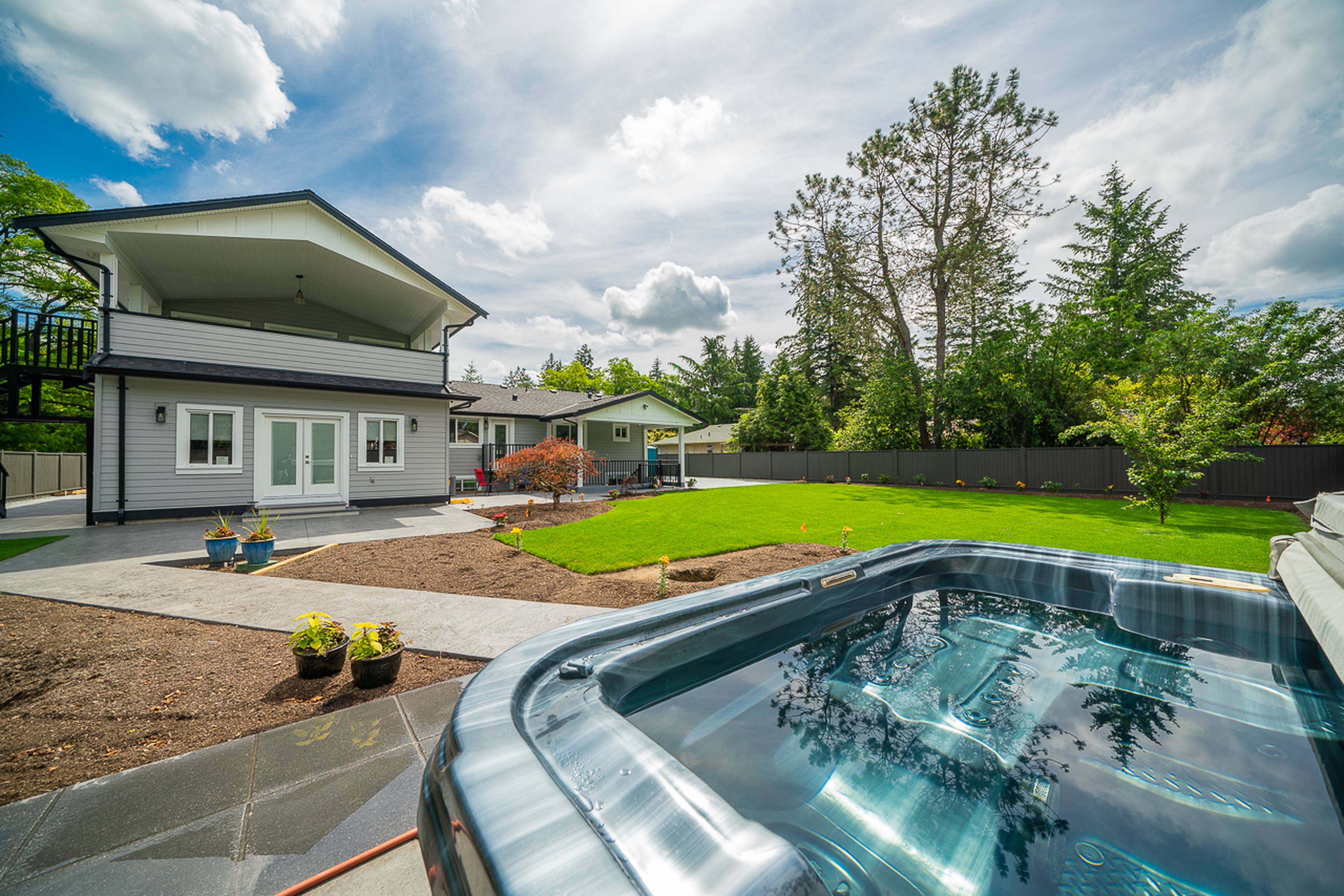 200 St, Langley, BC 2 Bedroom Room for Rent liv.rent