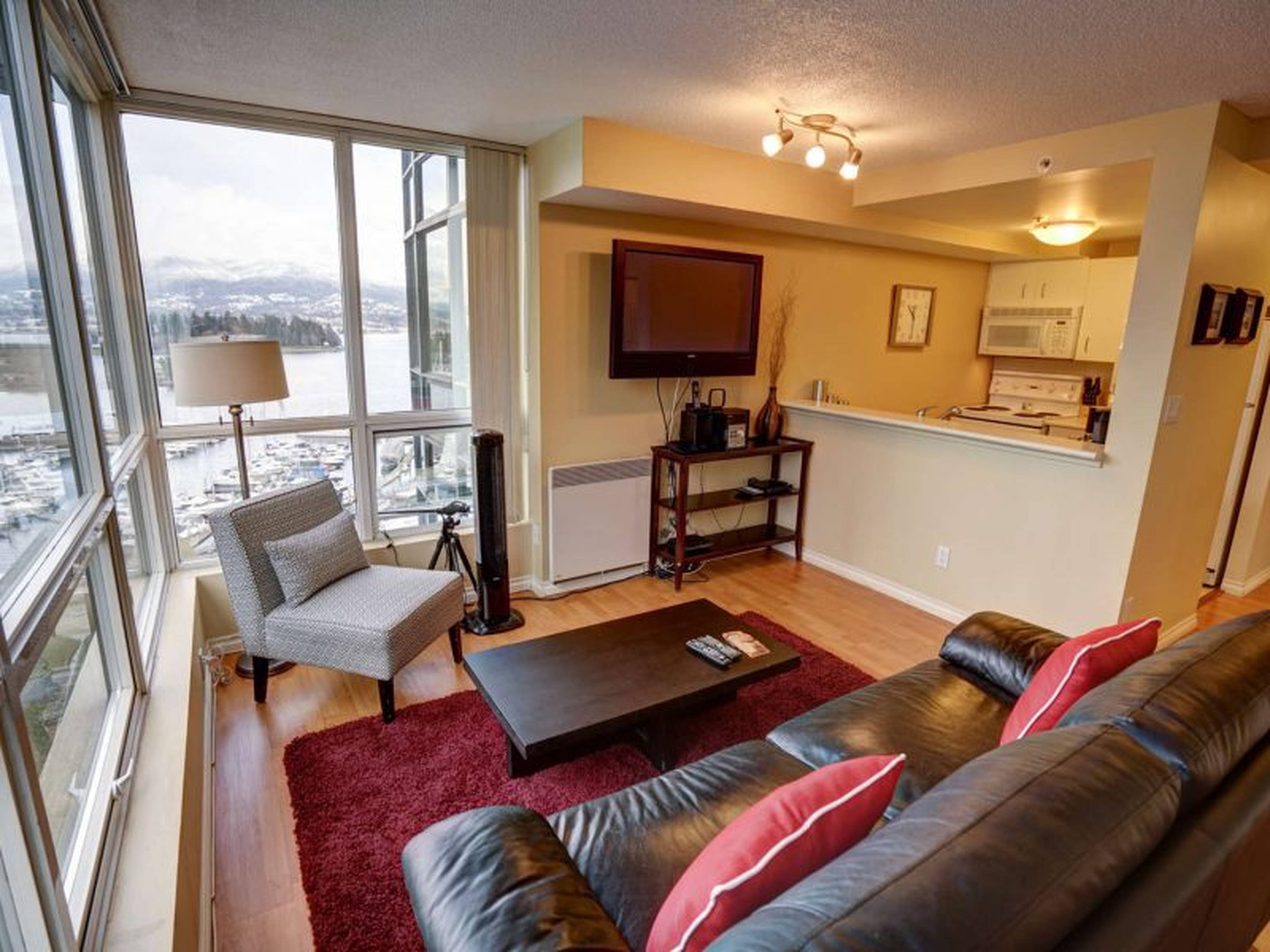 555 Jervis St 2