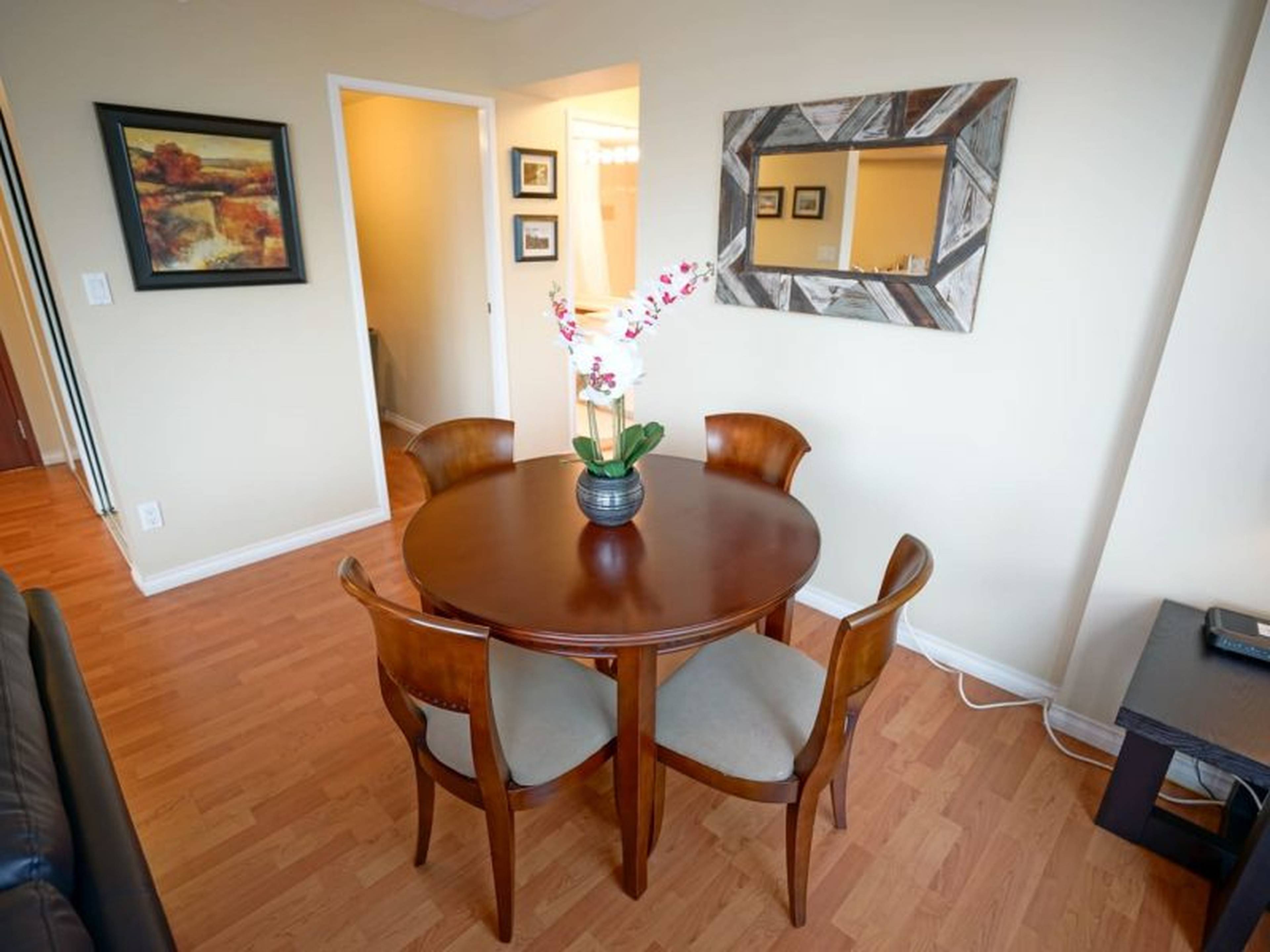 555 Jervis St 5